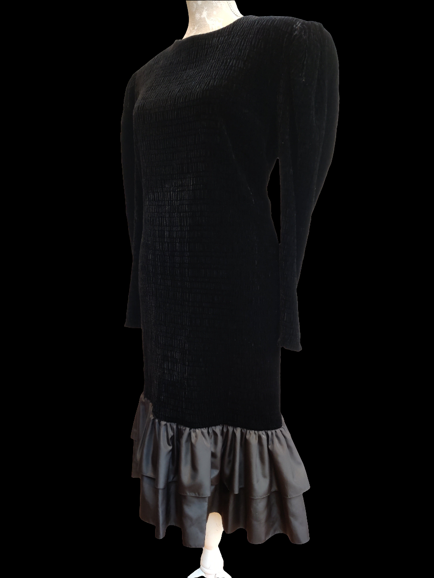 Black plus size vintage dress with mermaid frill