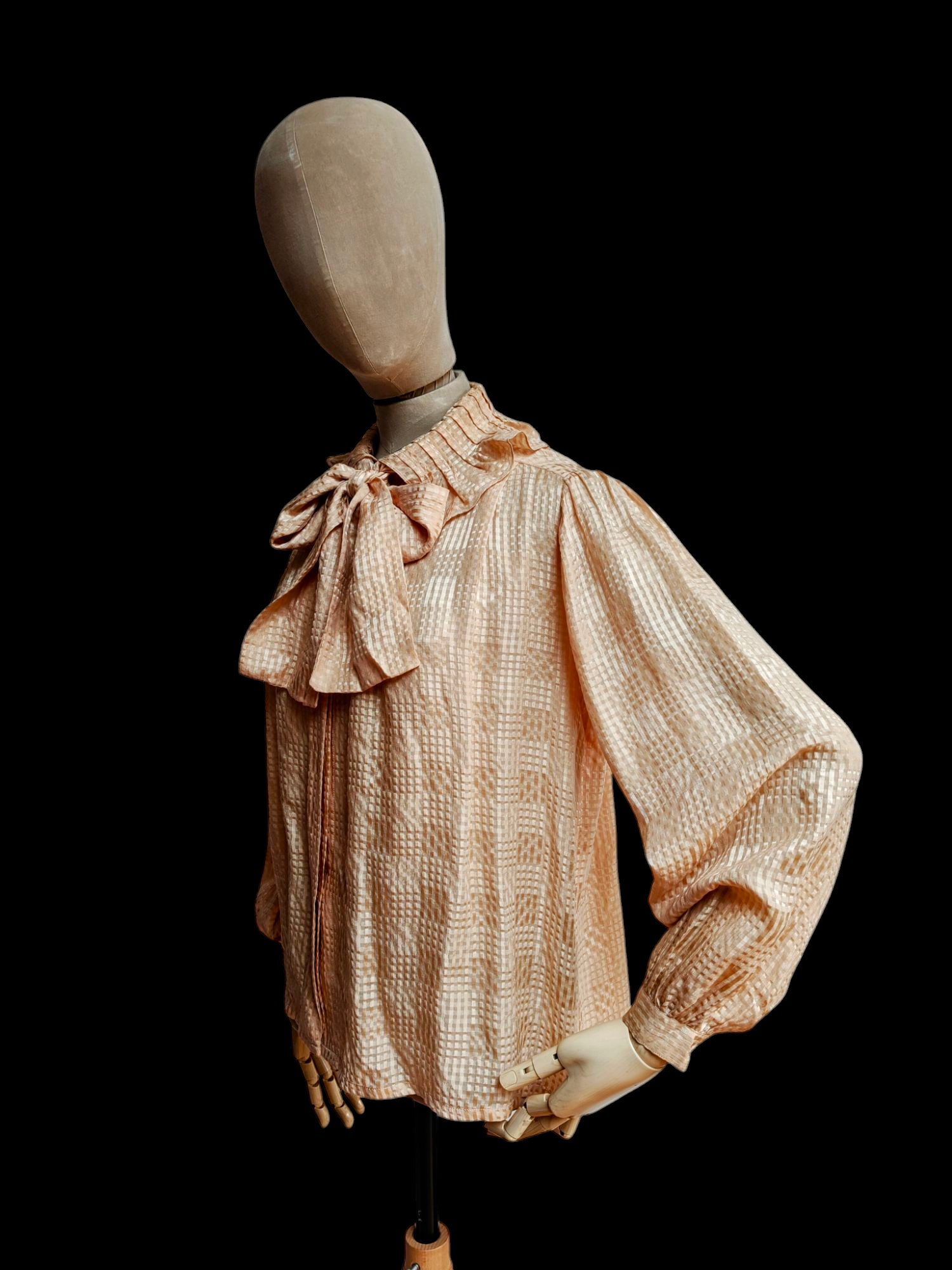 Classic style ladies shirt