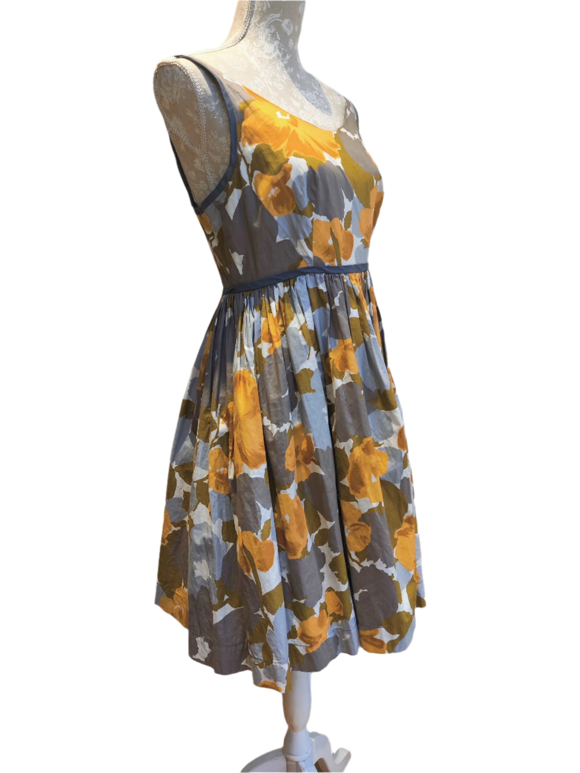 Fit and flare floral 50s dress size 10-12