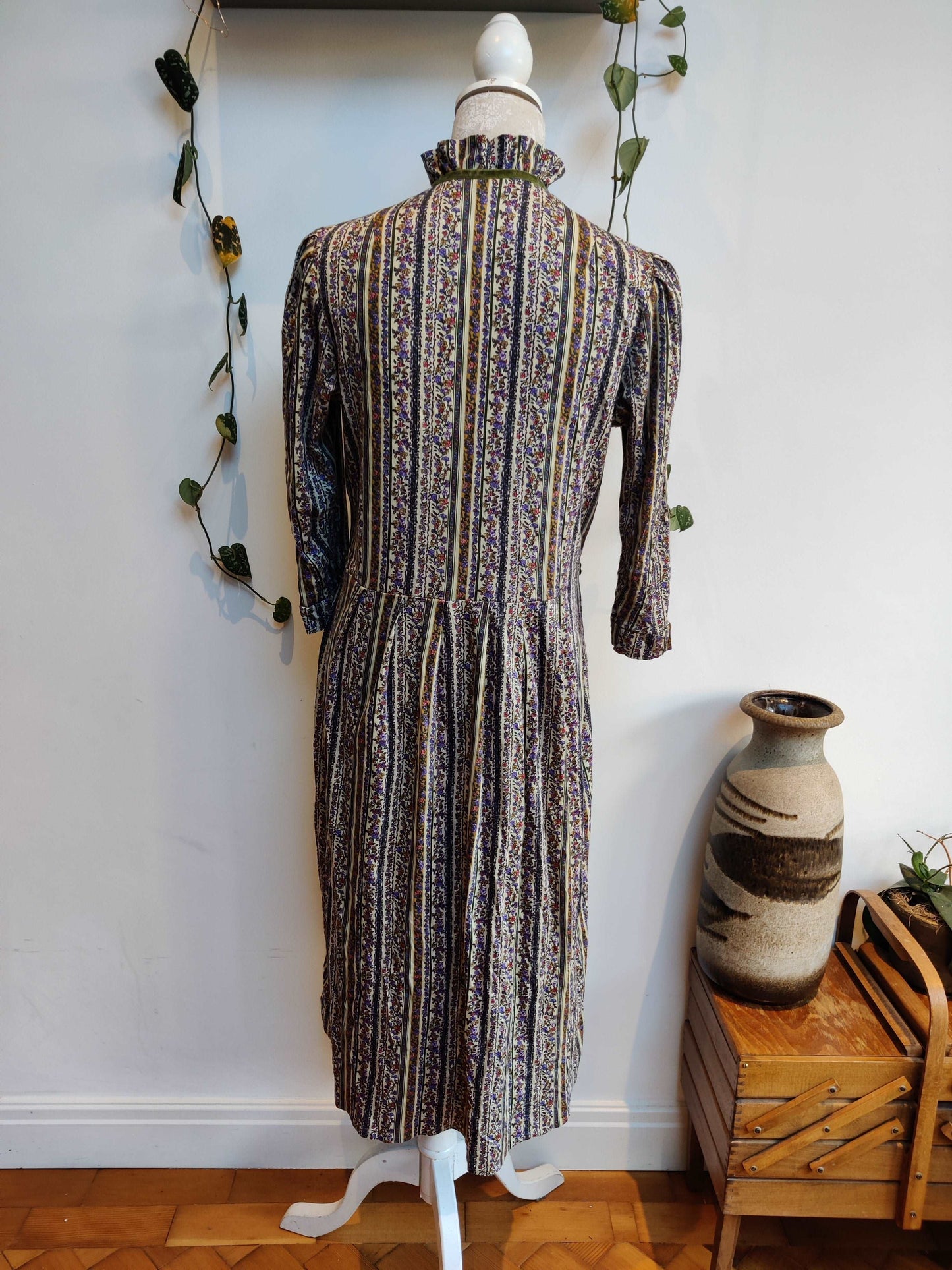 Vintage floral midi dress floral
