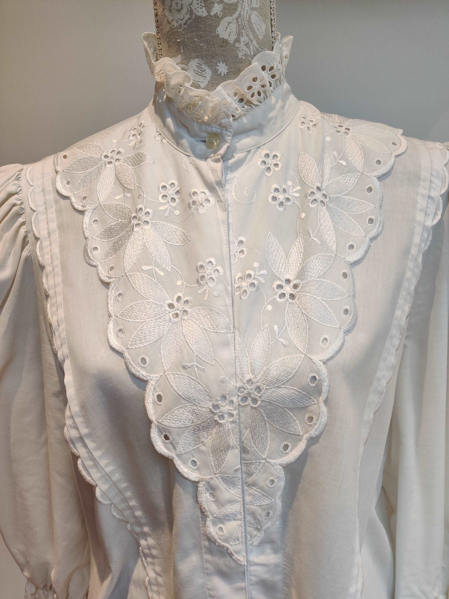 white prairie shirt size 14-16