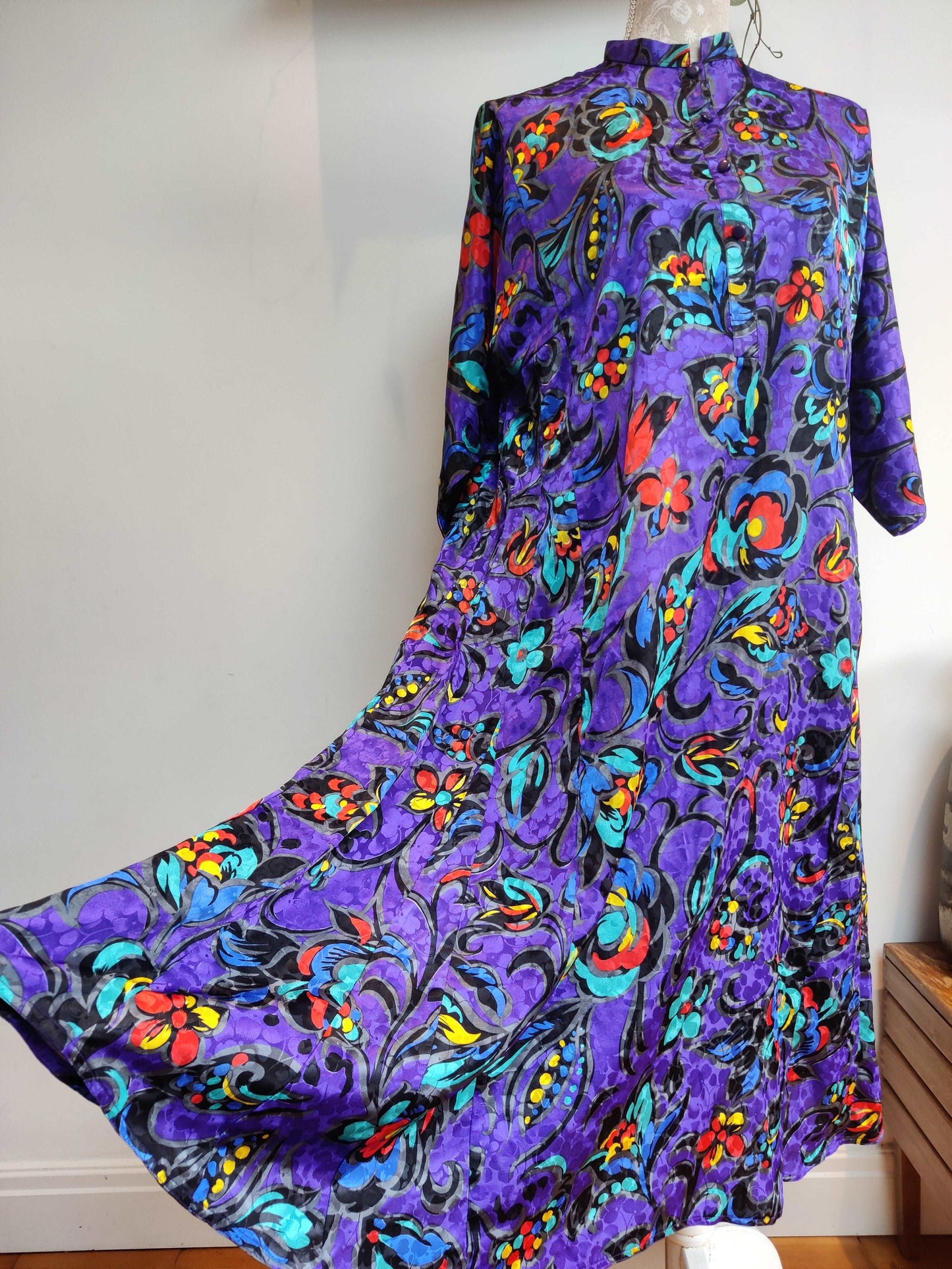 Plus size floral 80s dress.