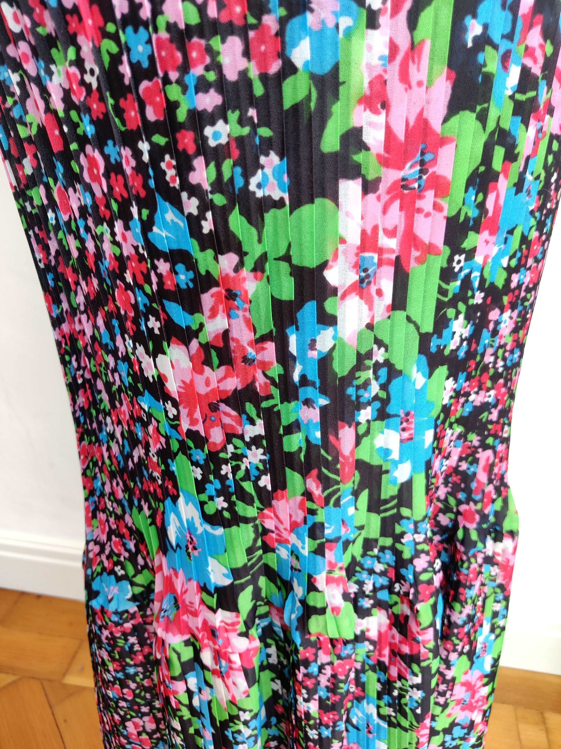Colourful pleated maxi dress.