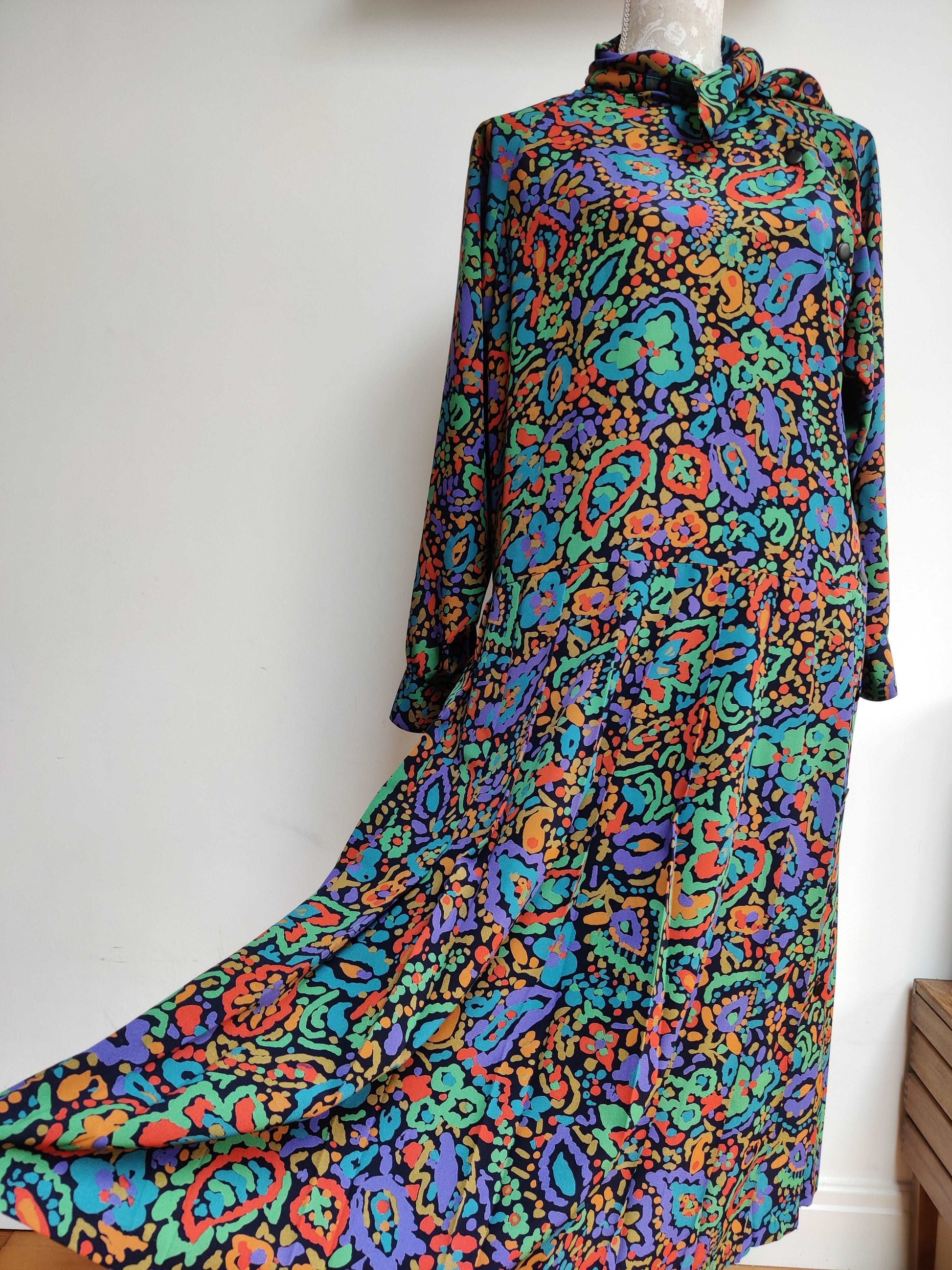 Pussy bow 80s dress