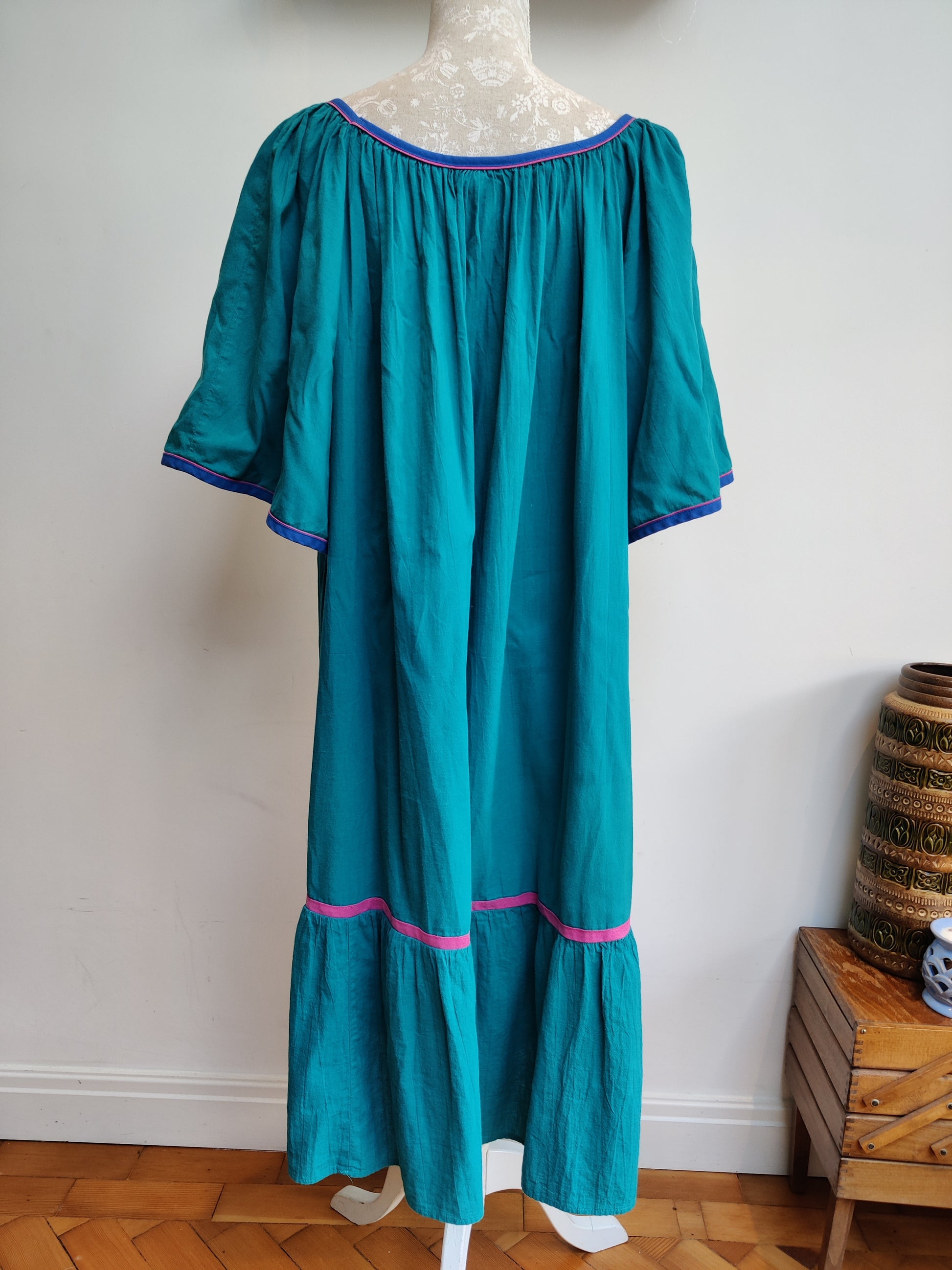 Fun vintage dress.