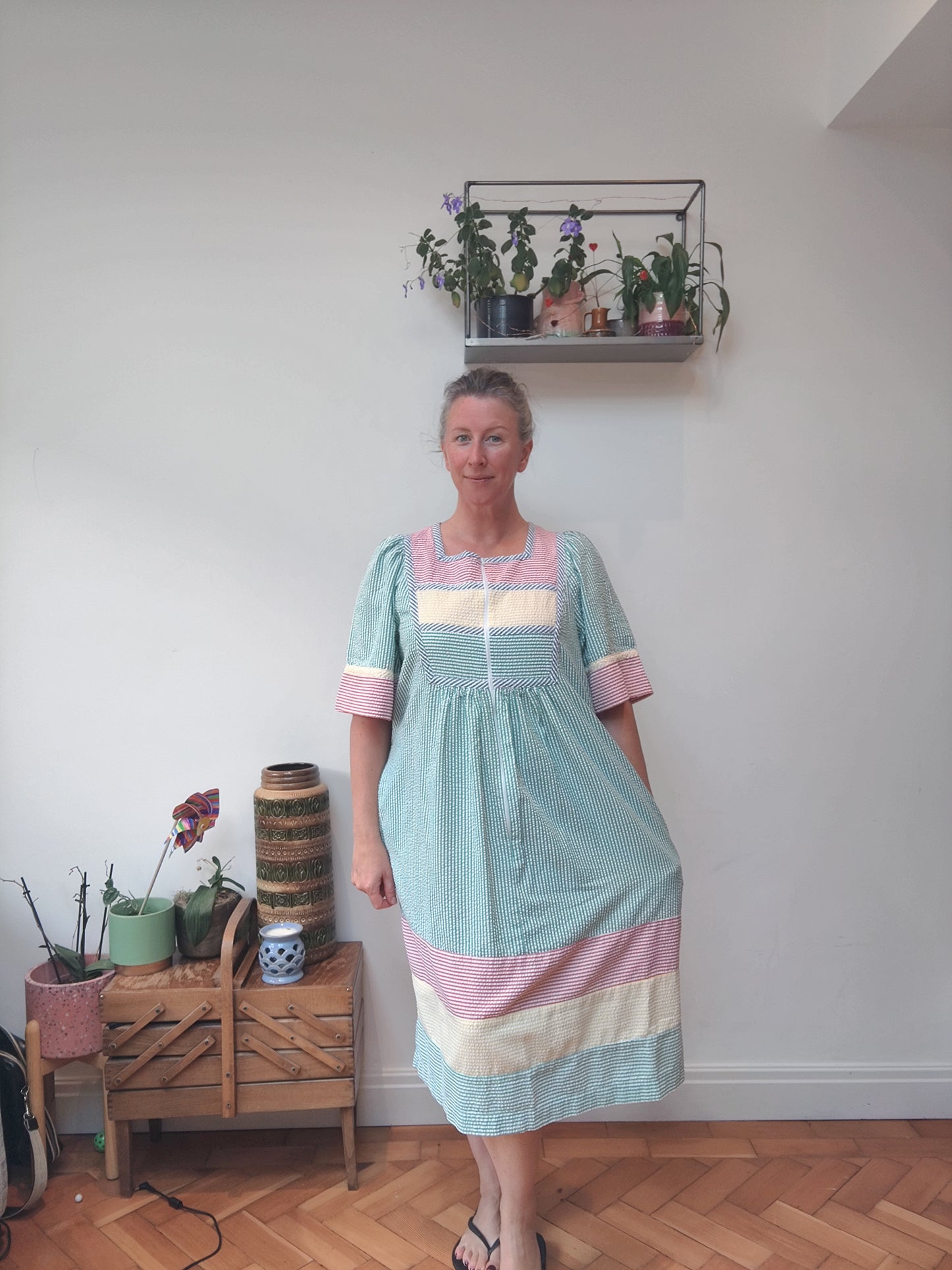 80s Saybury dress with short sleeves.