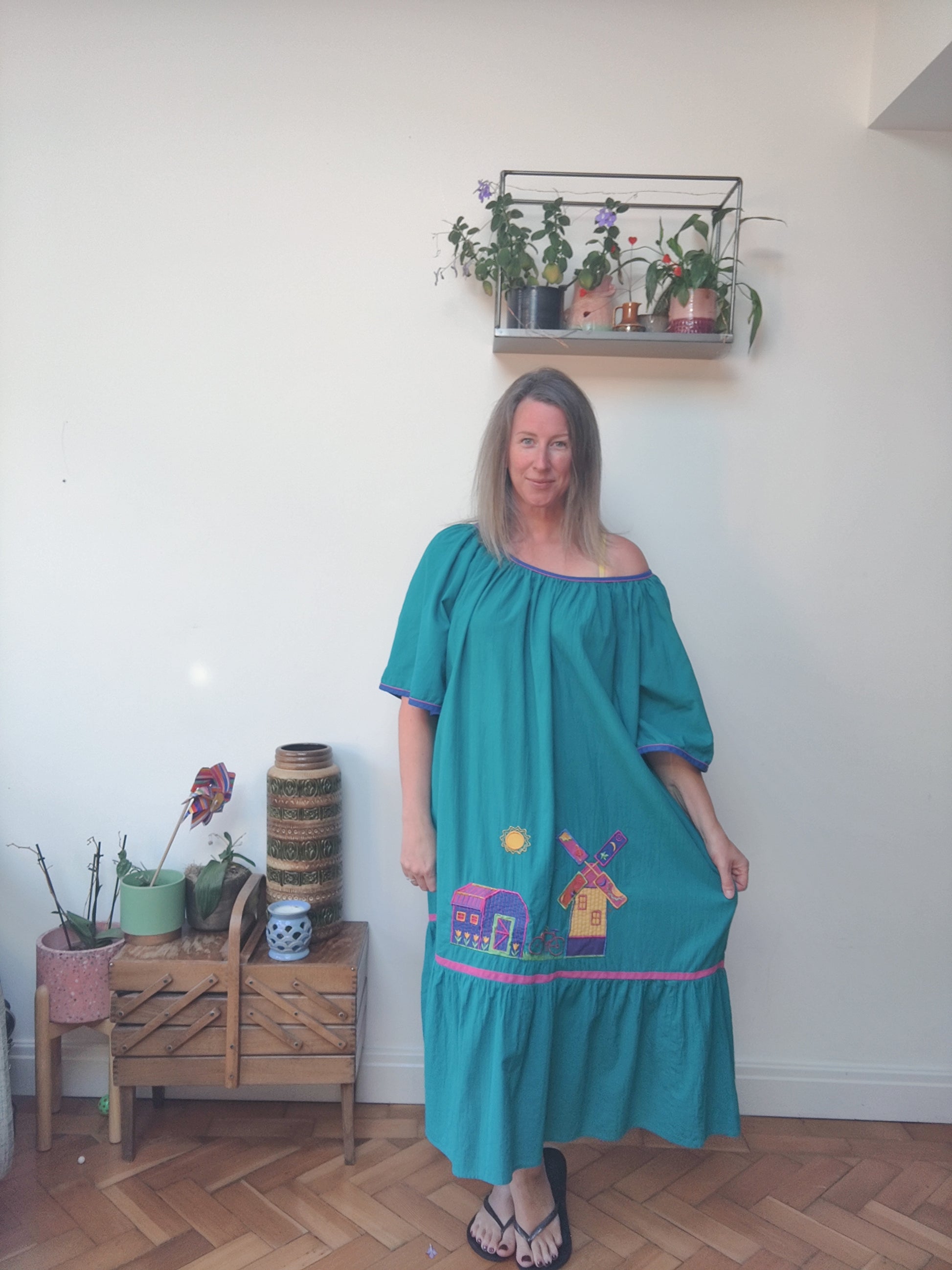 Incredible novelty print vintage dress