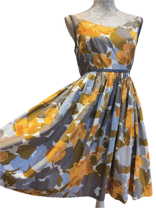 Beautiful 50s floral tea dress. size 10-12