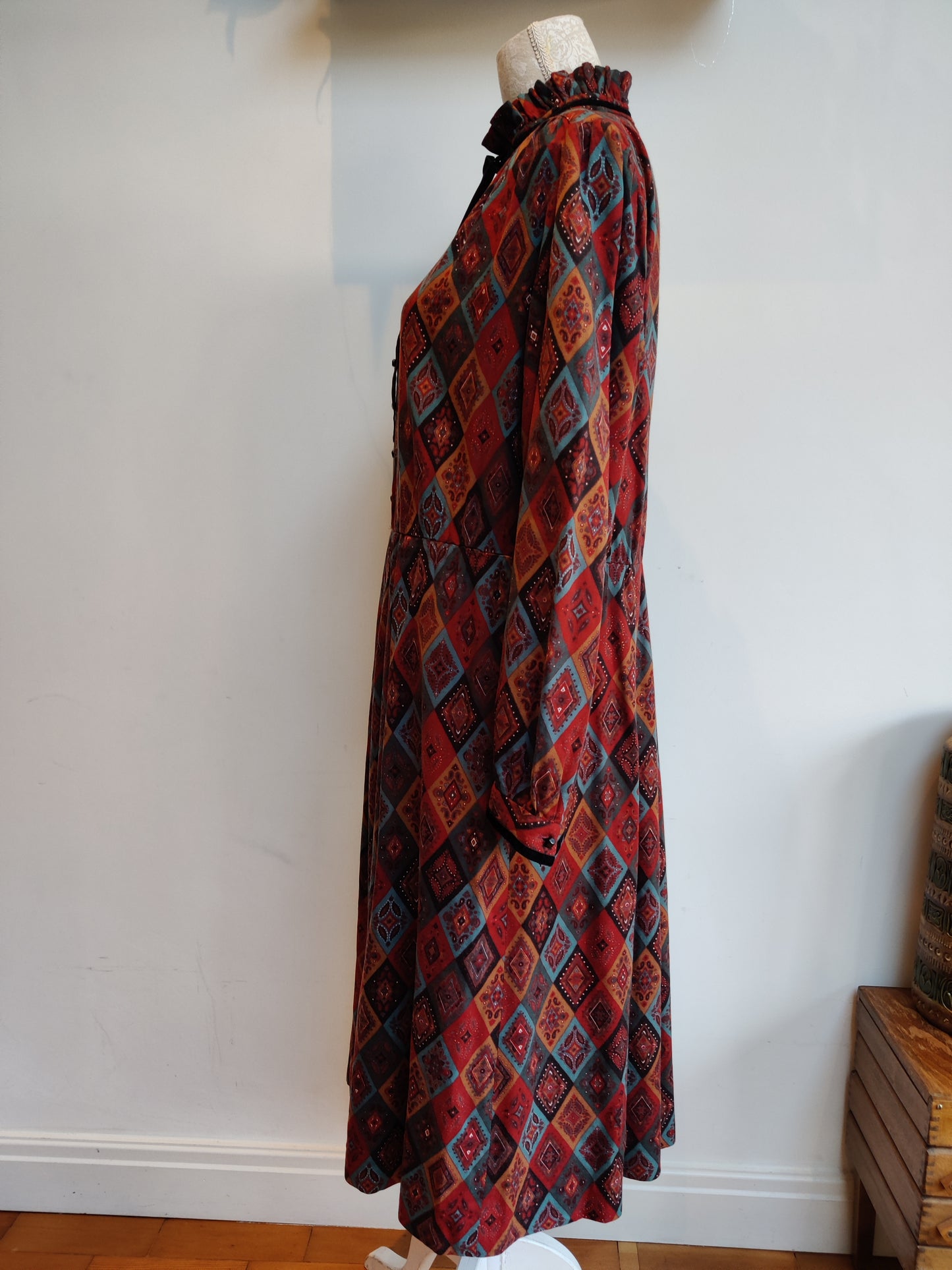 Boho midi dress with high neck and buttons