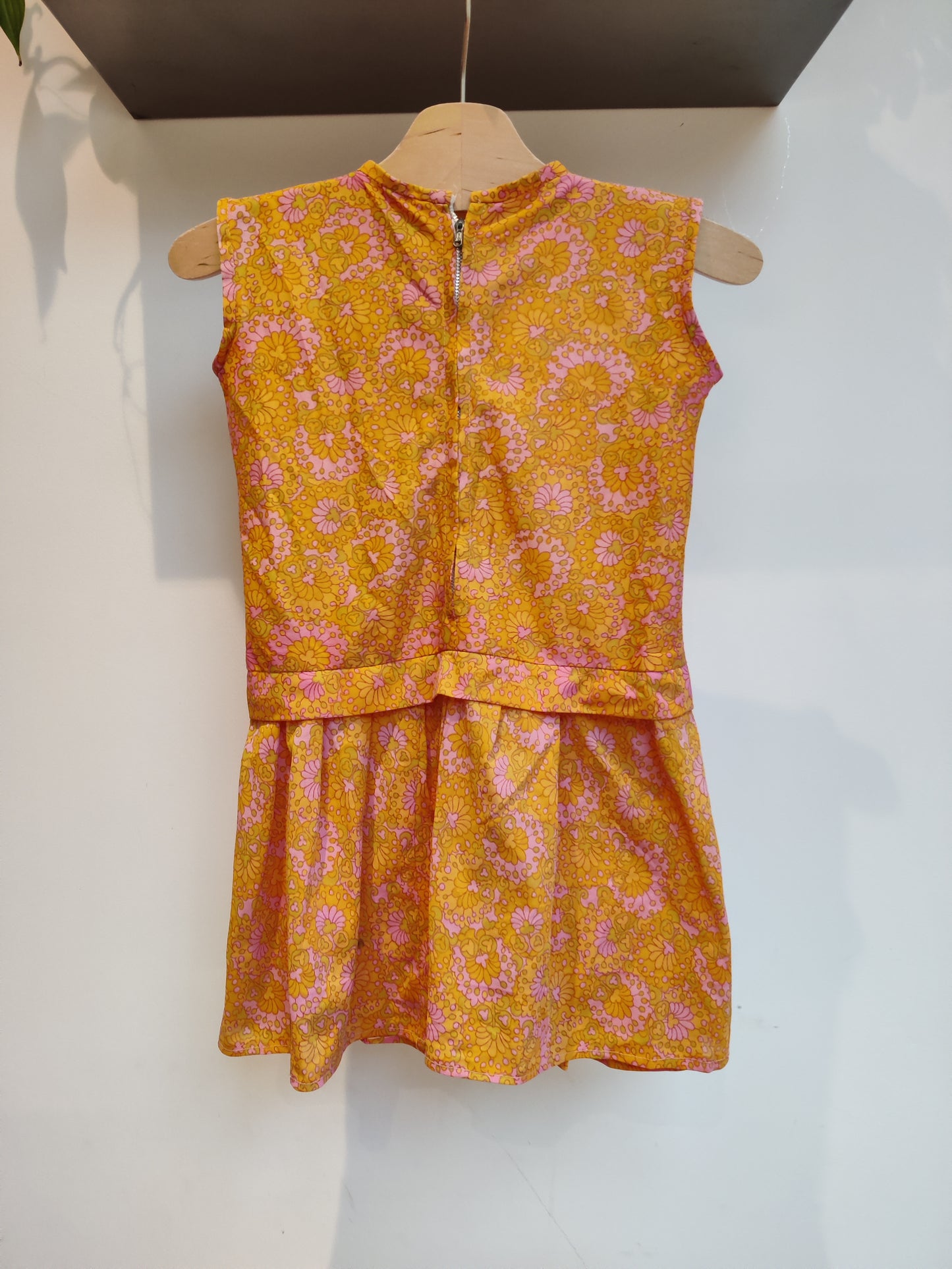 Cute 60s kids dress. age 3