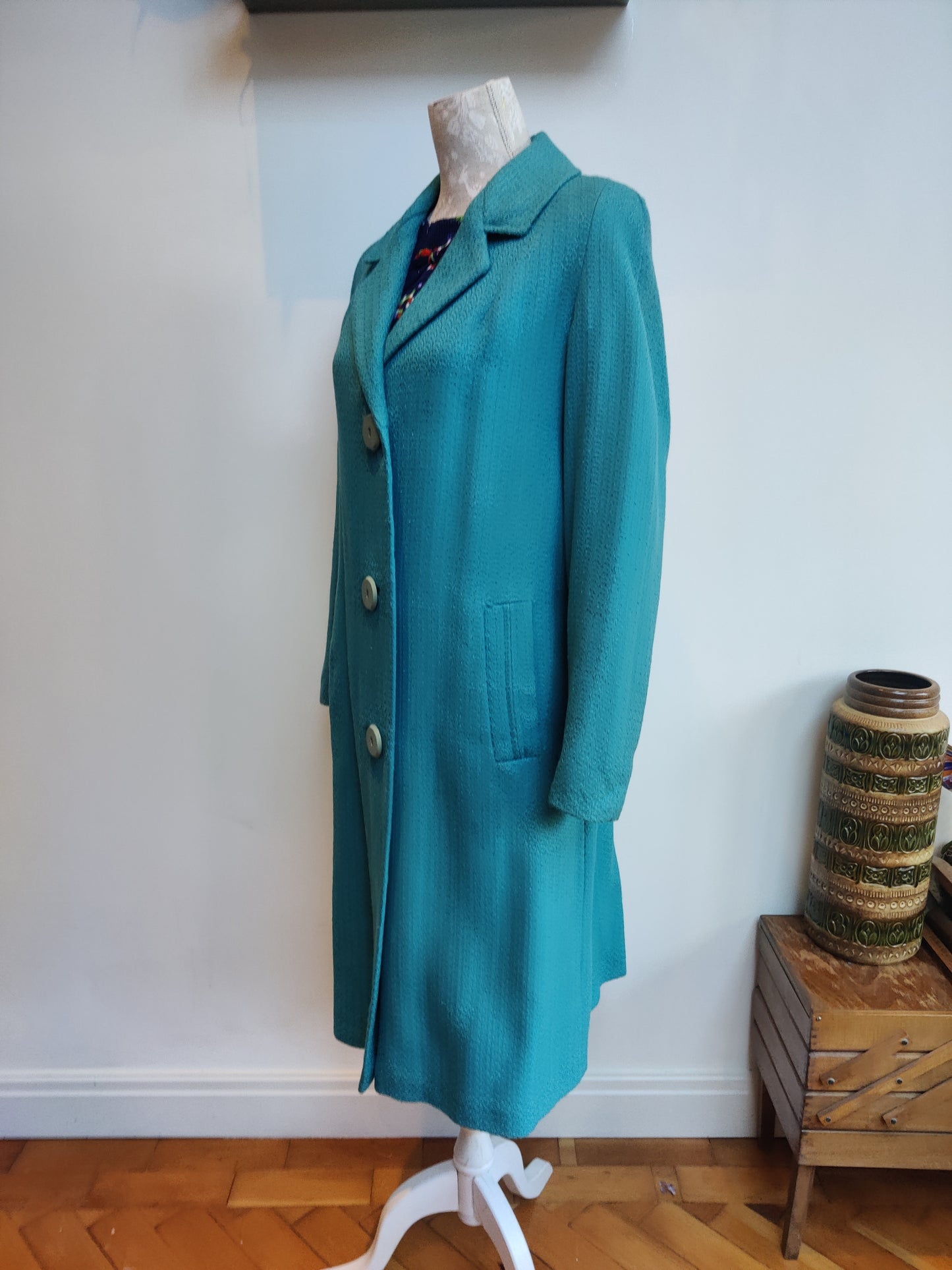 Lightweight smart vintage jacket.