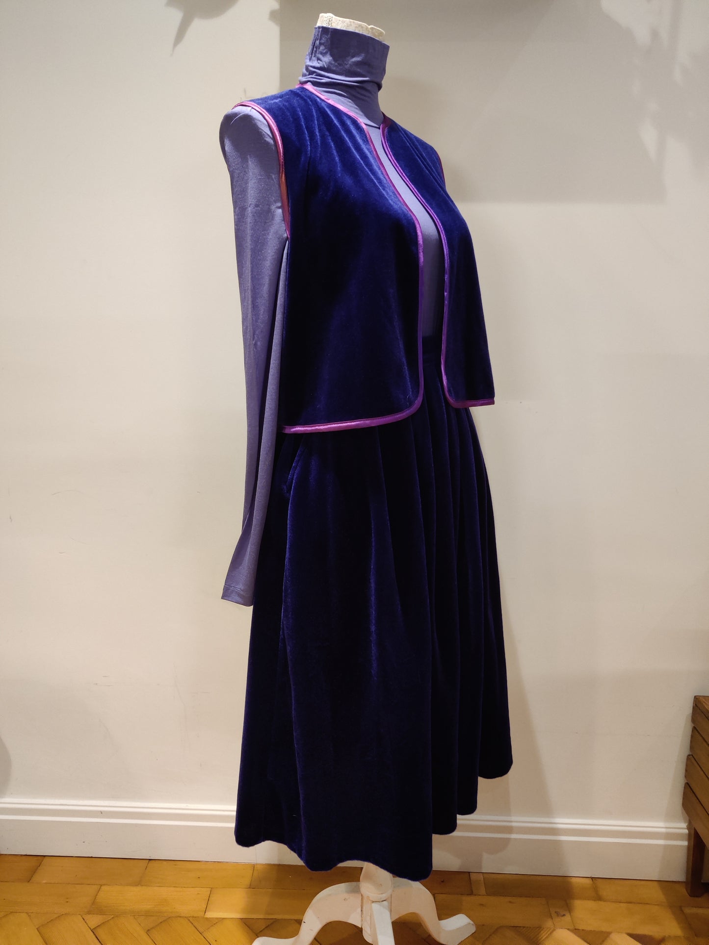 Vintage velvet skirt suit size 8