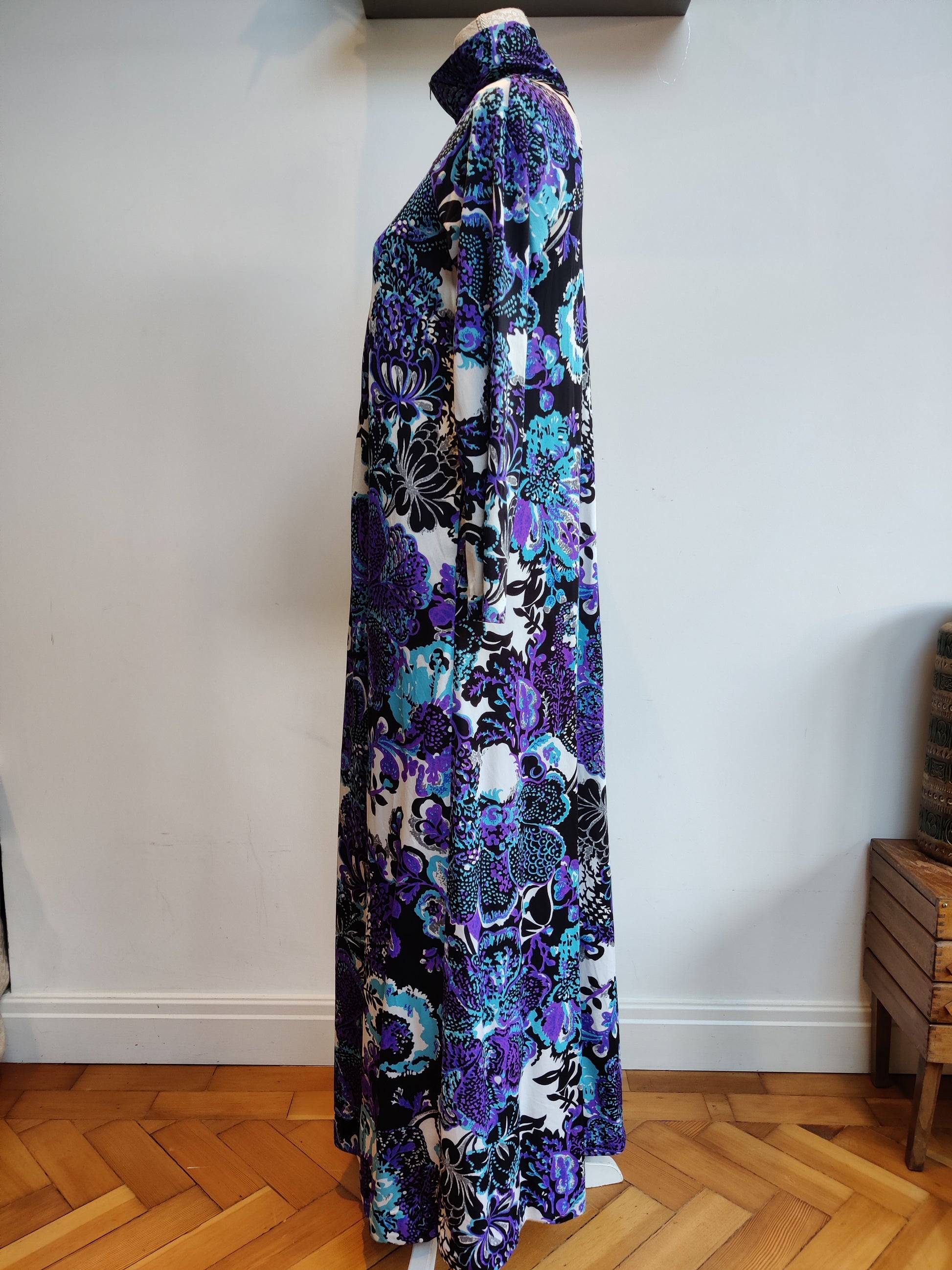 amazing vintage maxi dress