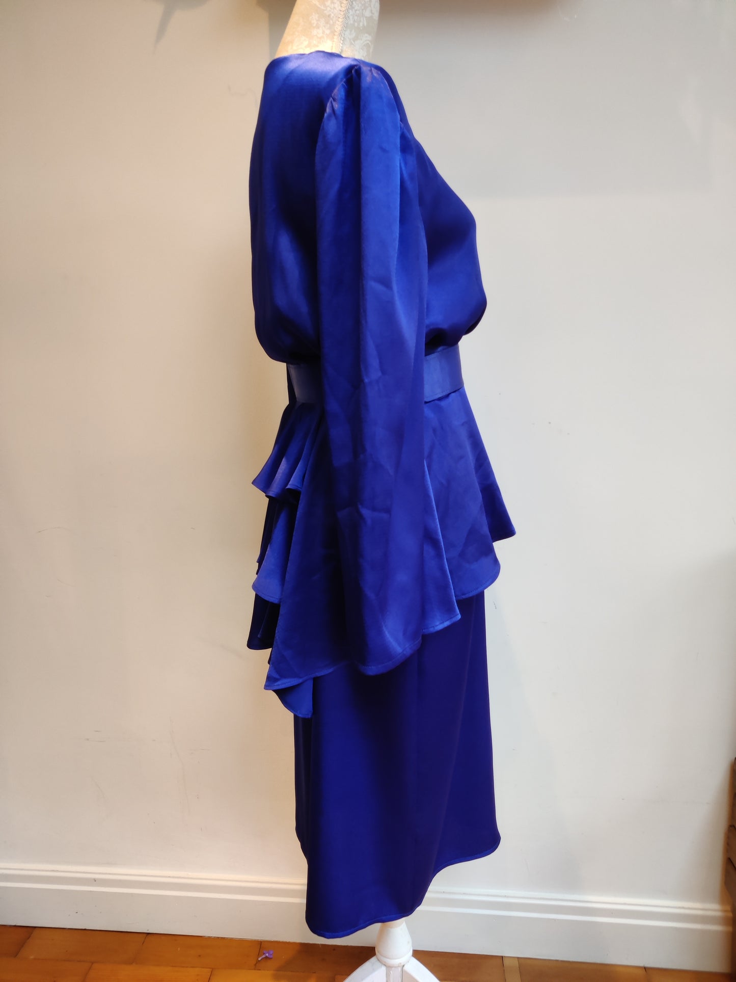 1980s electric blue evening dress with frill back. Size 12.