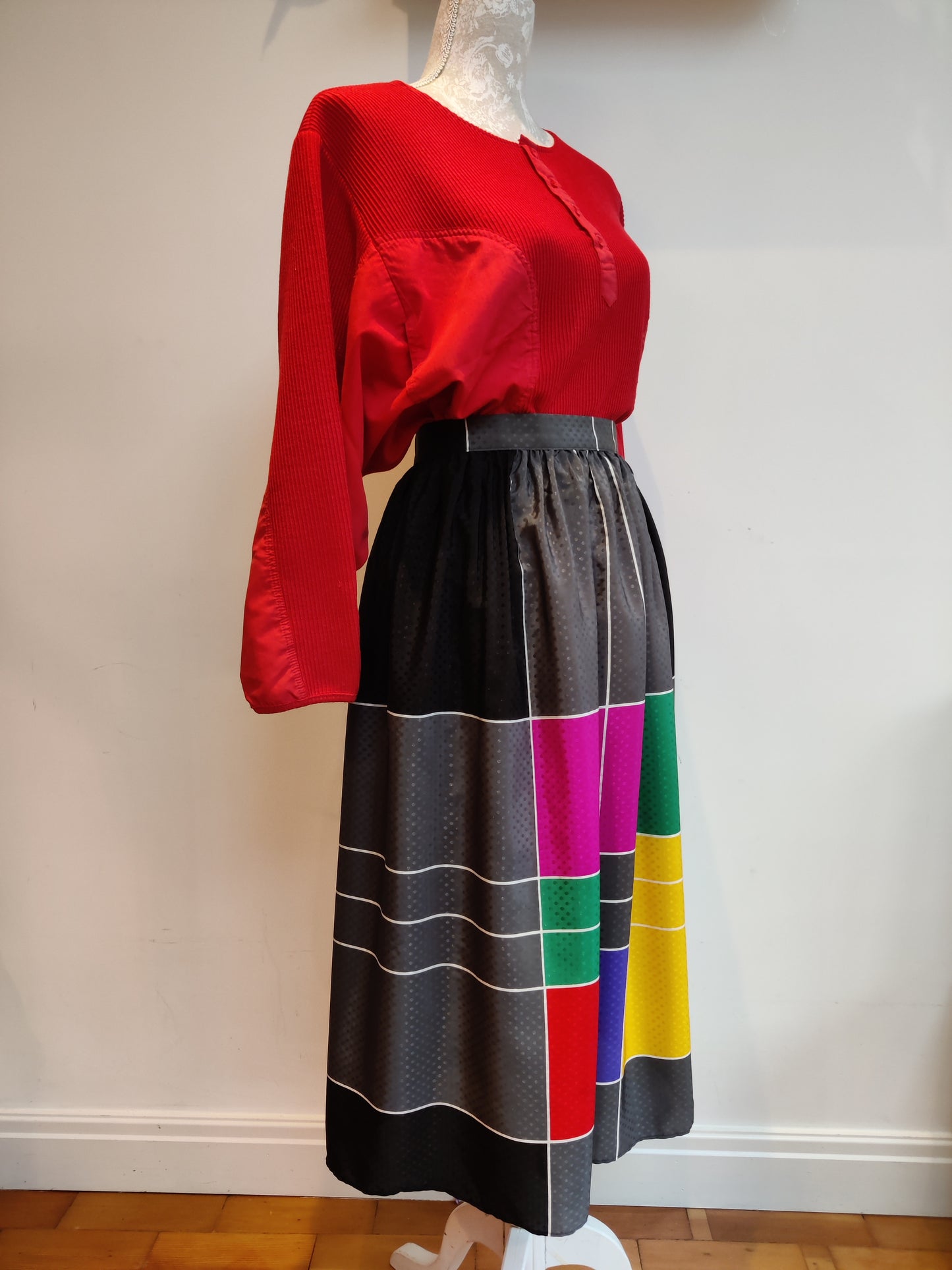 80s rainbow colour block midi skirt. Size 8.