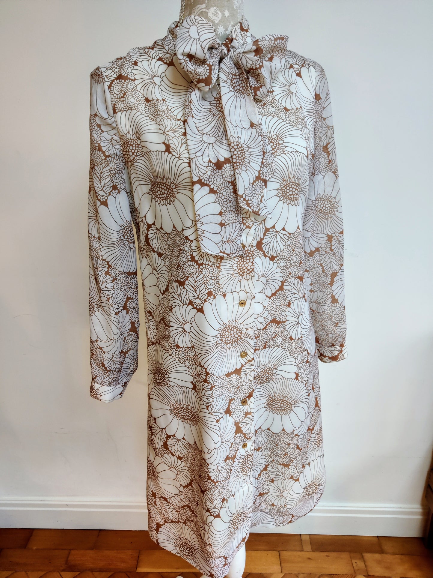 Flower power mod dress size 10