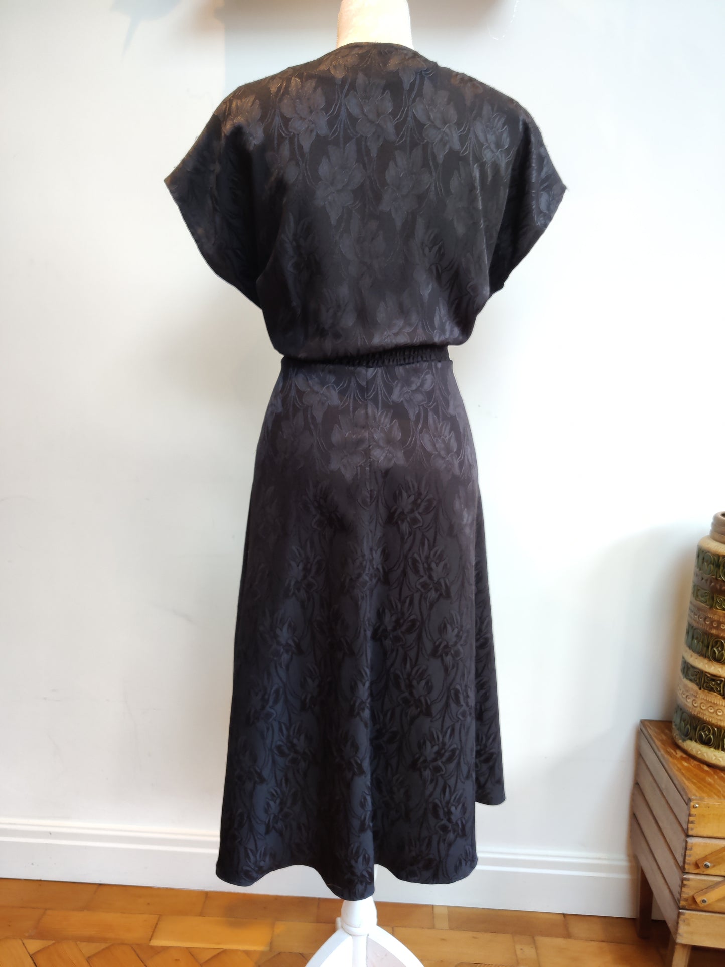 Black floral midi dress vintage.