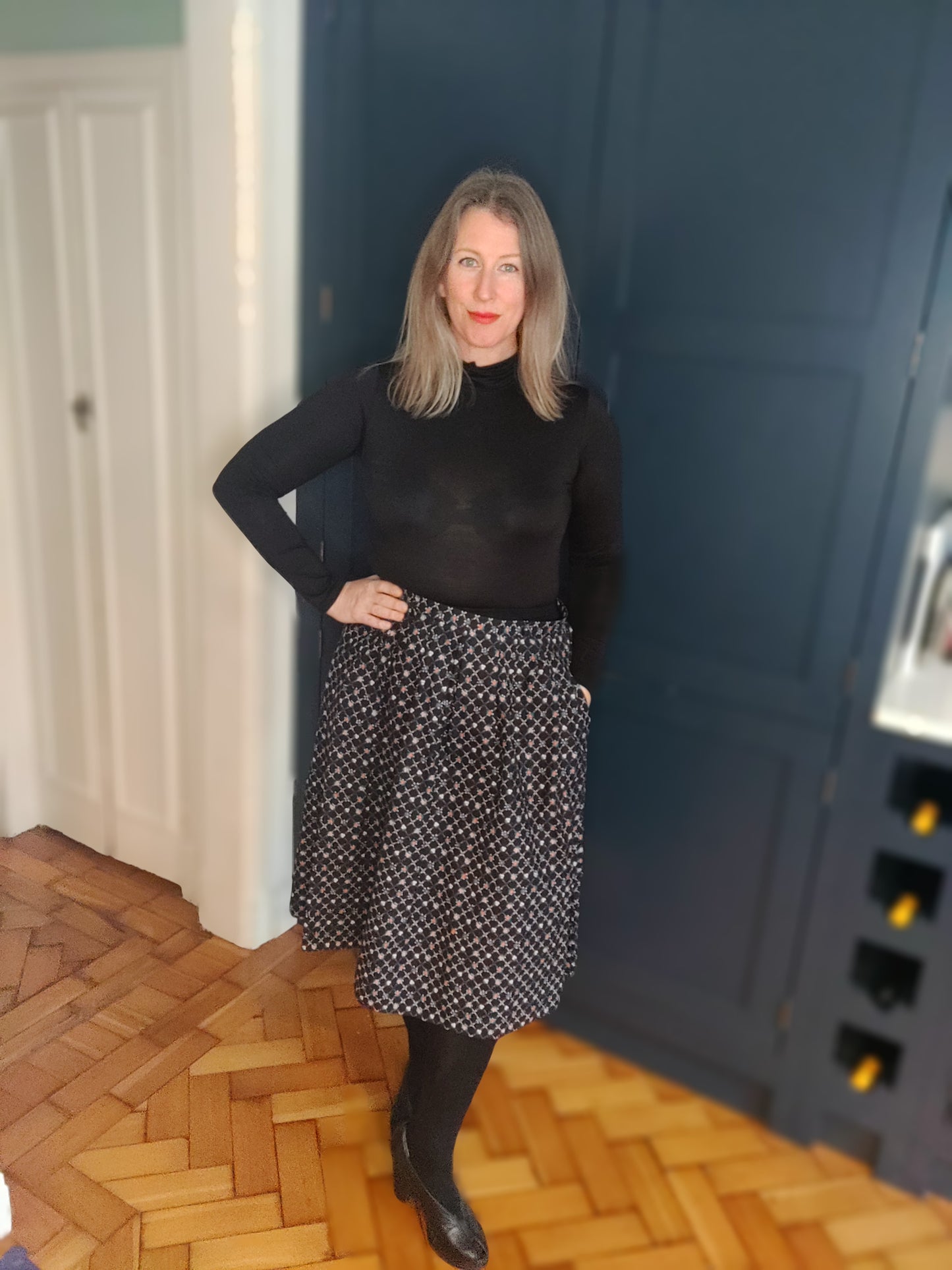 Black floral 70s midi skirt.