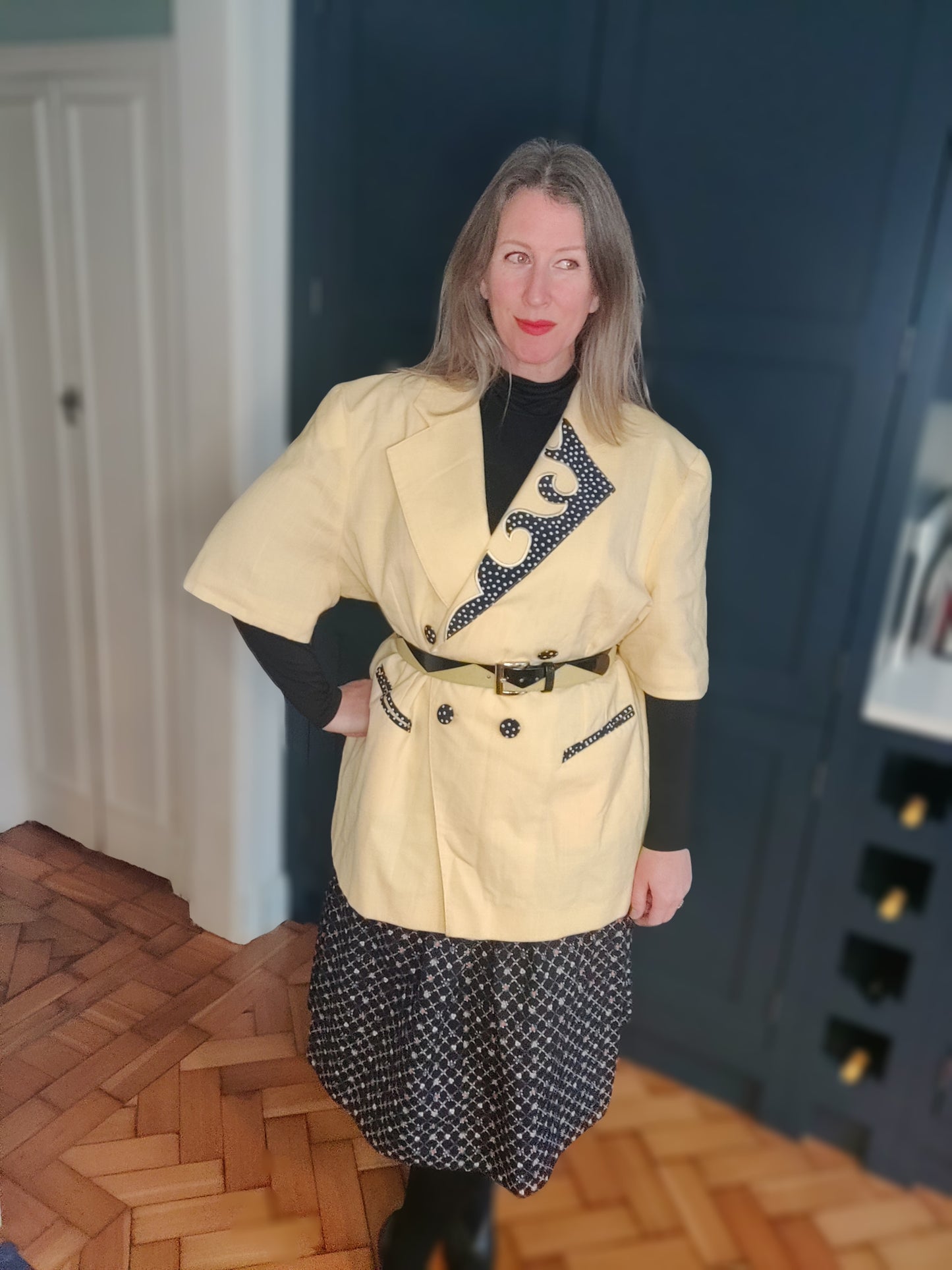 Awesome 80s yellow and black blazer Size 22.