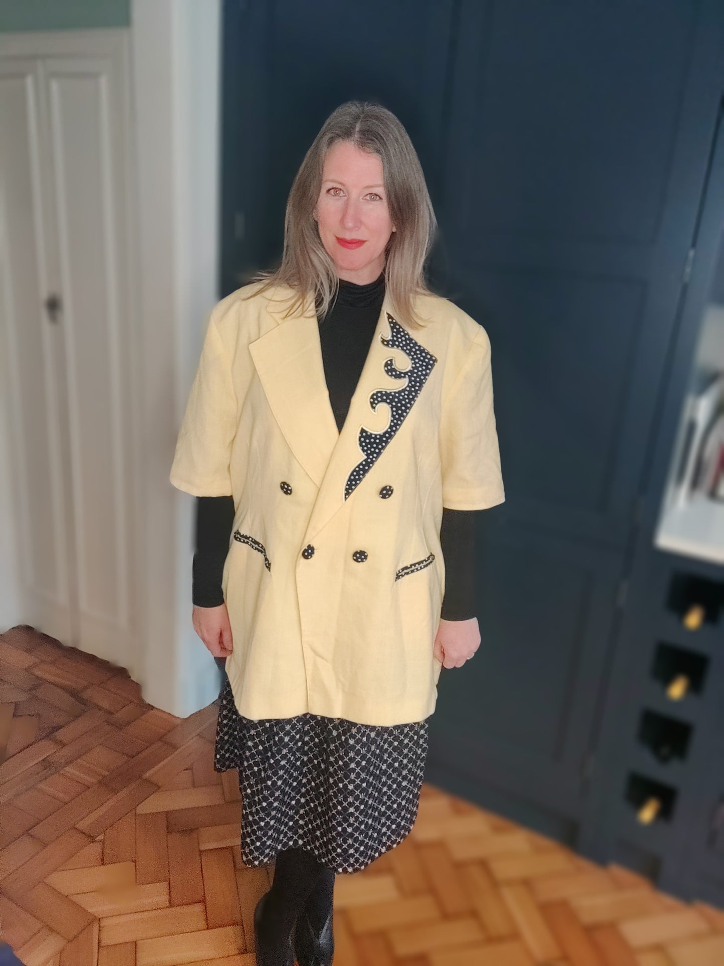 Awesome 80s yellow and black blazer Size 22.