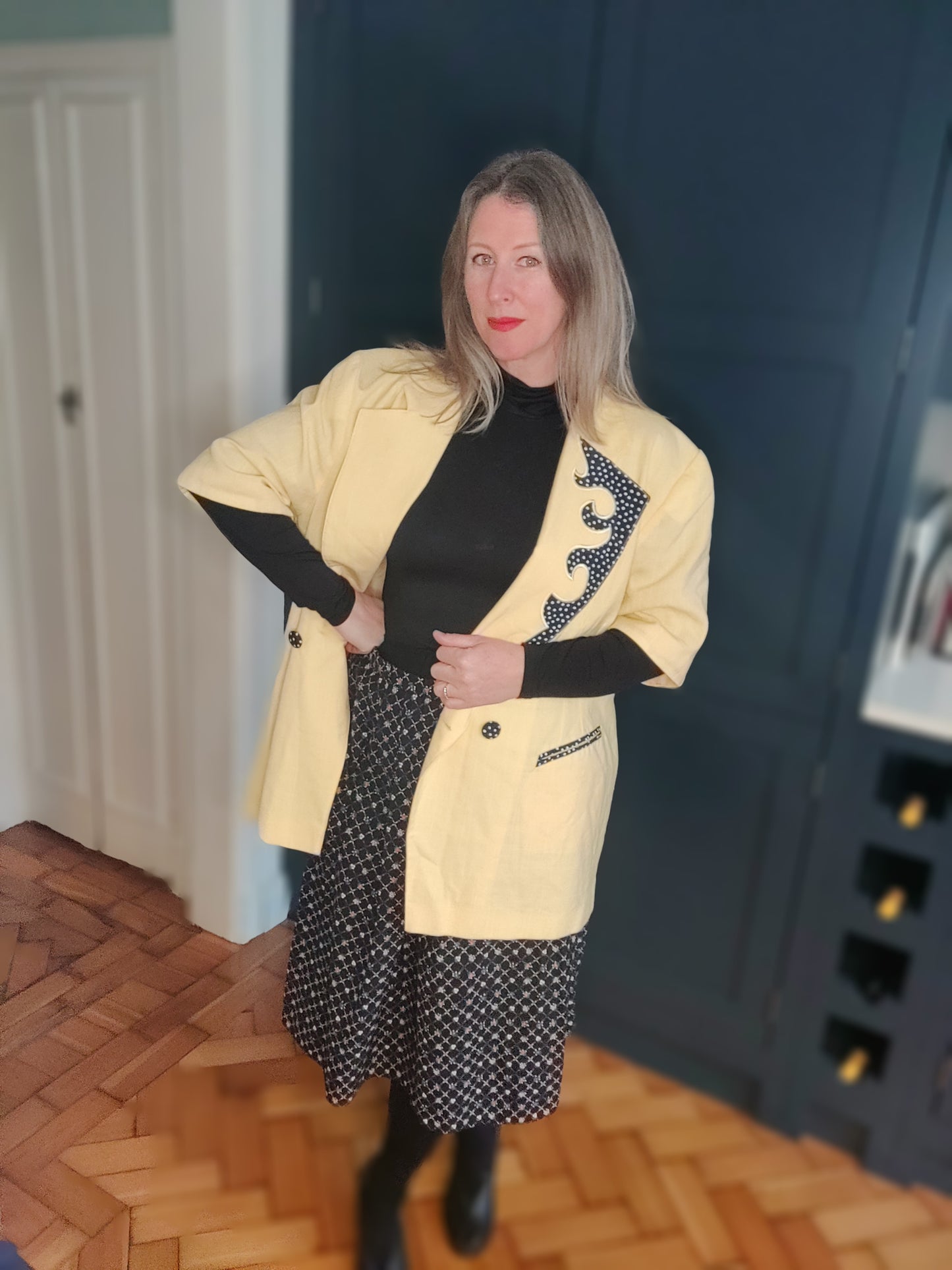 Awesome 80s yellow and black blazer Size 22.