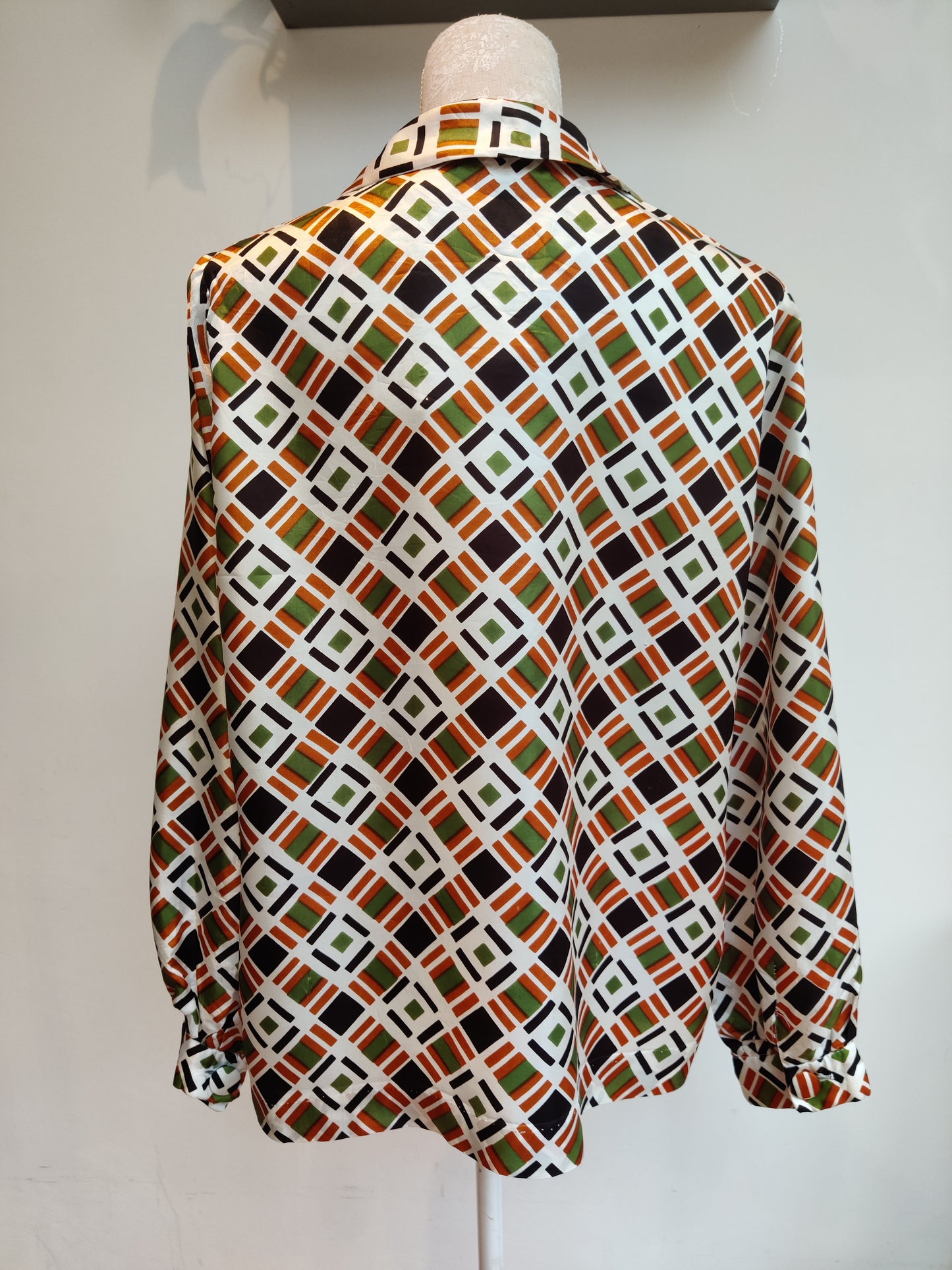 Size 18 vintage shirt