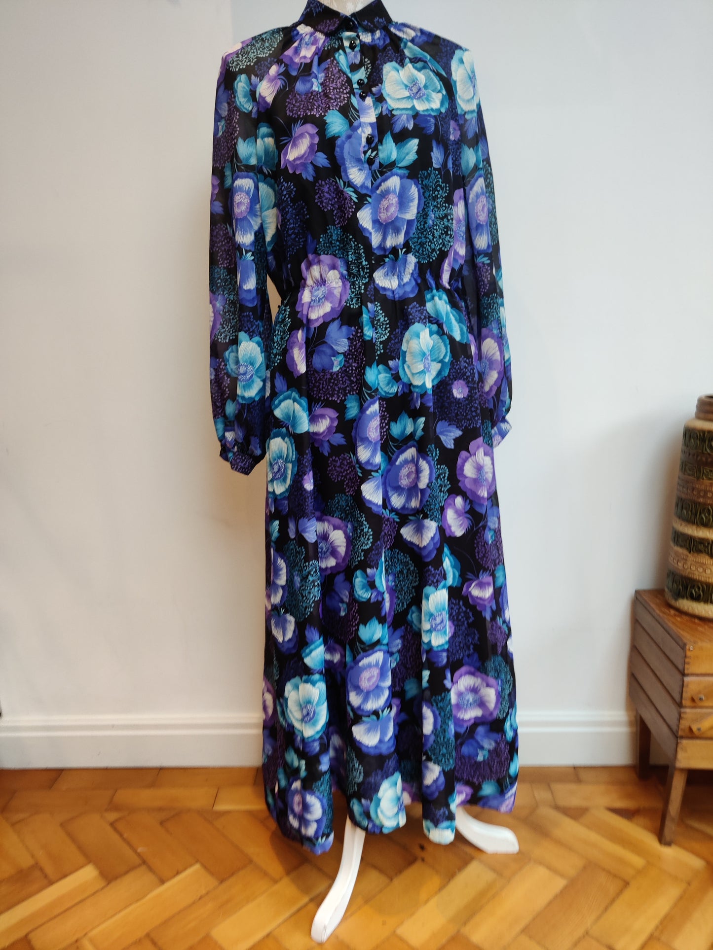 Stunning vintage plus size maxi dress