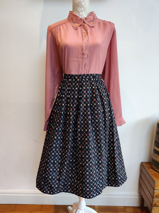 Beautiful plus size floral vintage skirt