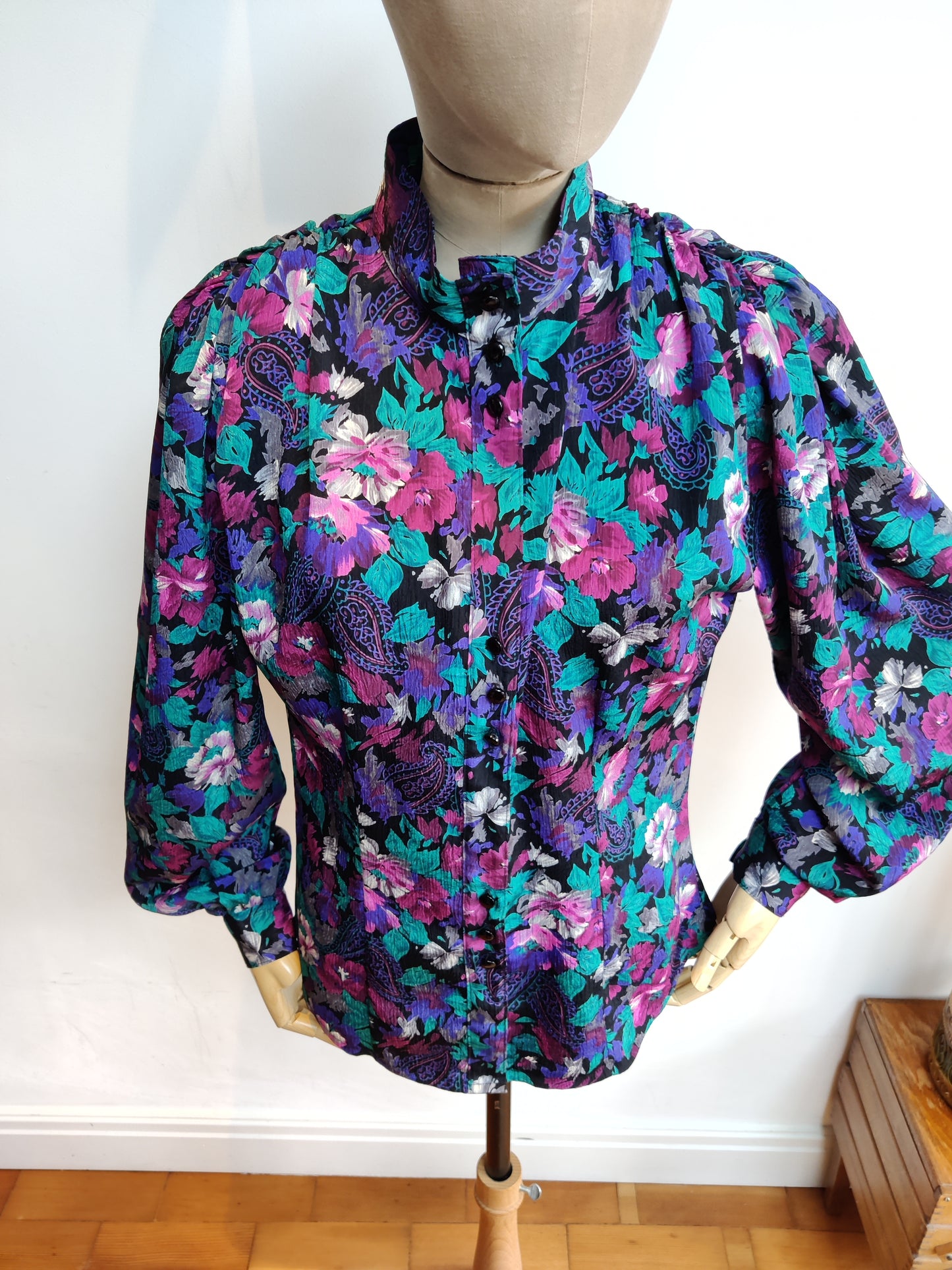 Stunning floral shirt, 1980s. 
