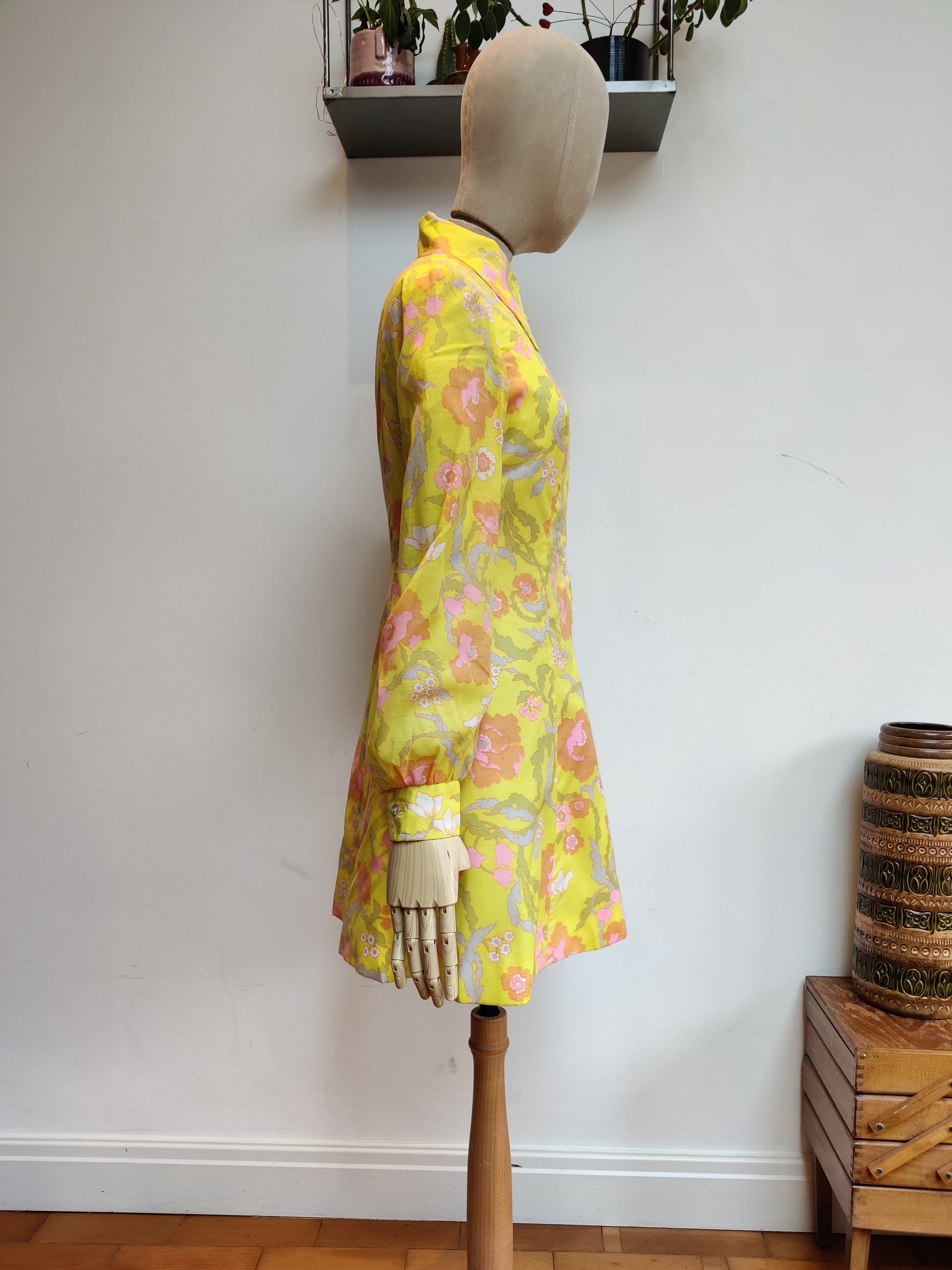 Long sleeve 1960s mini dress in yellow and pink