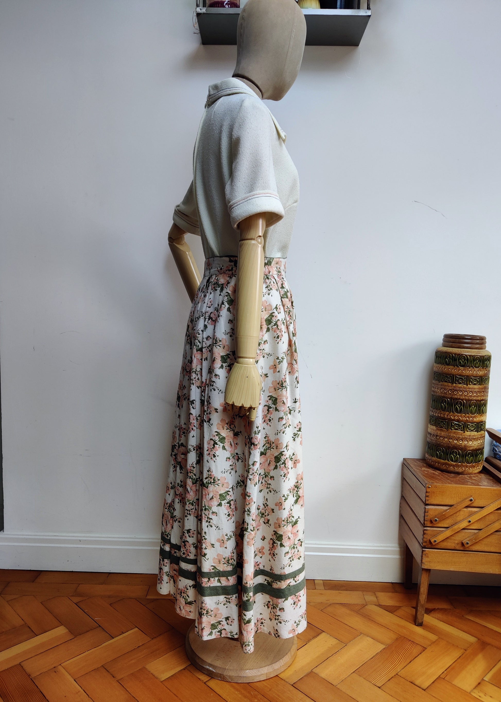 Vintage floral button down midi skirt