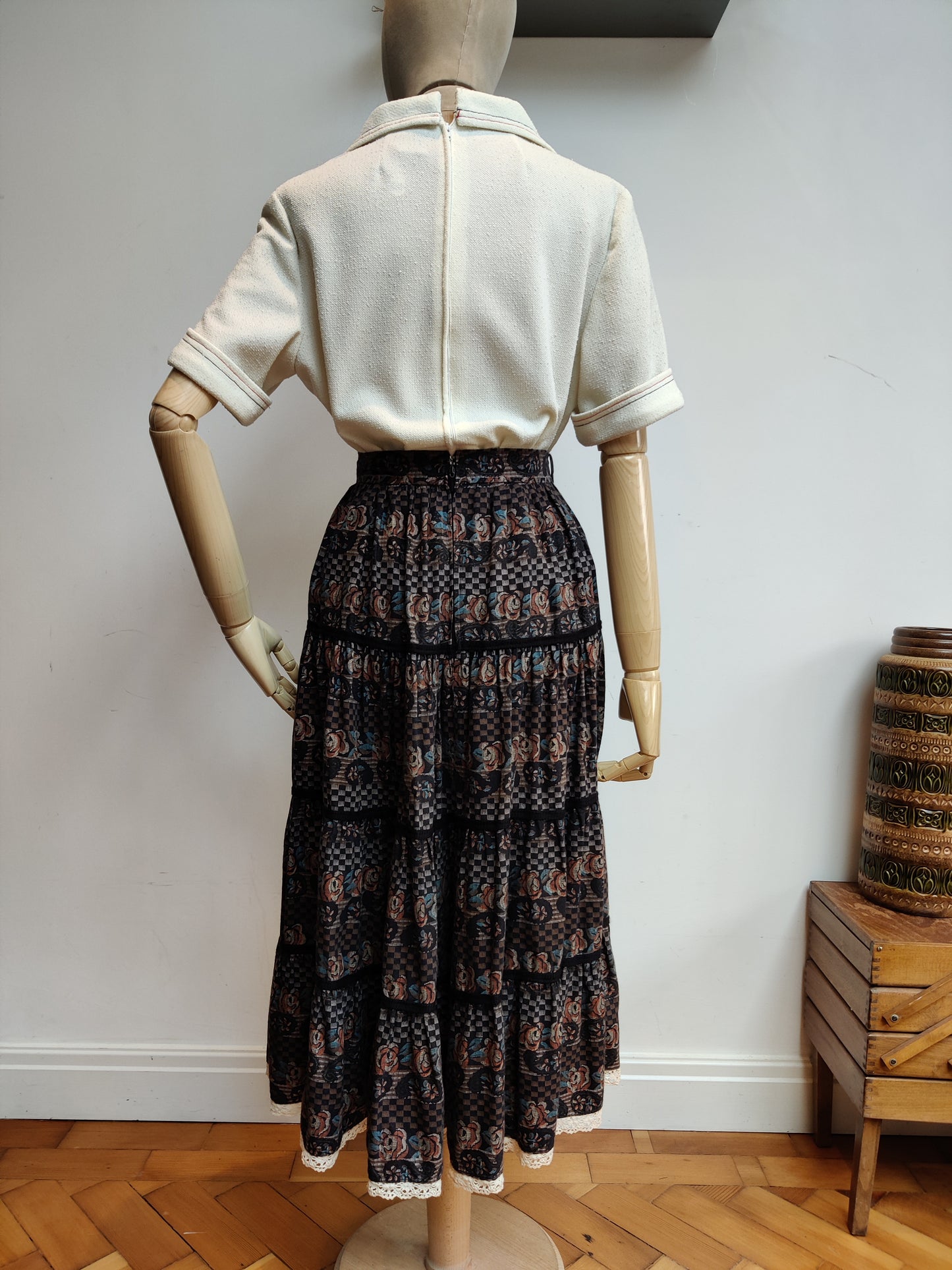 70's midi skirt with lace trim. black and brown boho print
