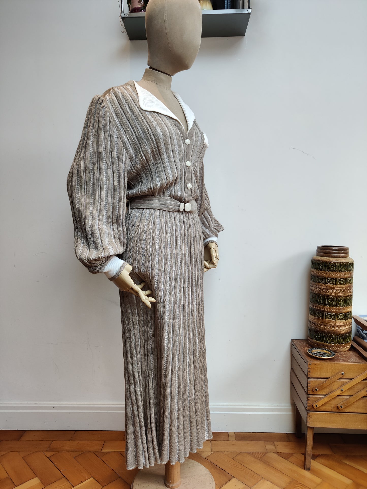 Beautiful pleated midi dress