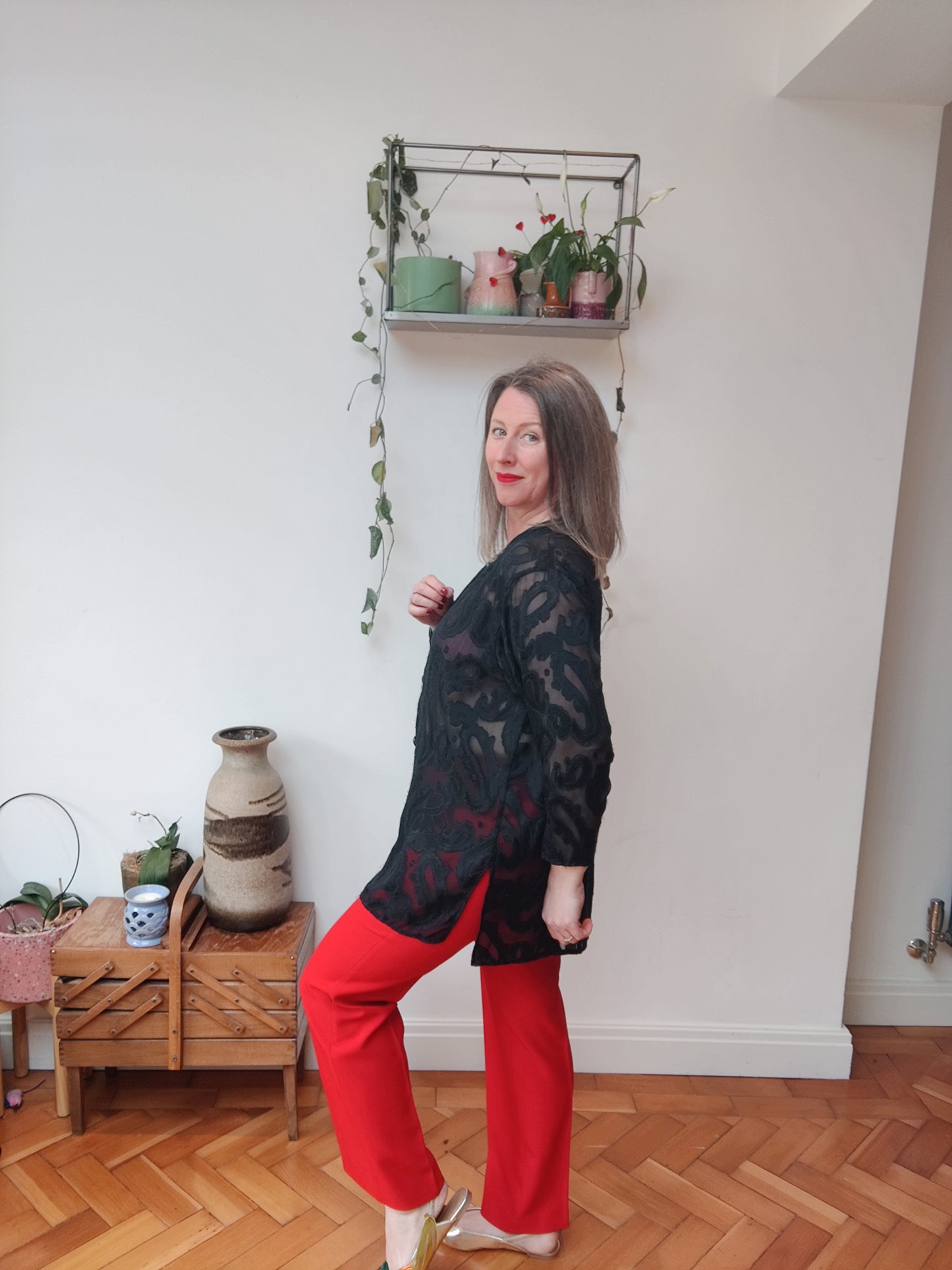 Beautiful plus size black blouse. size 18.