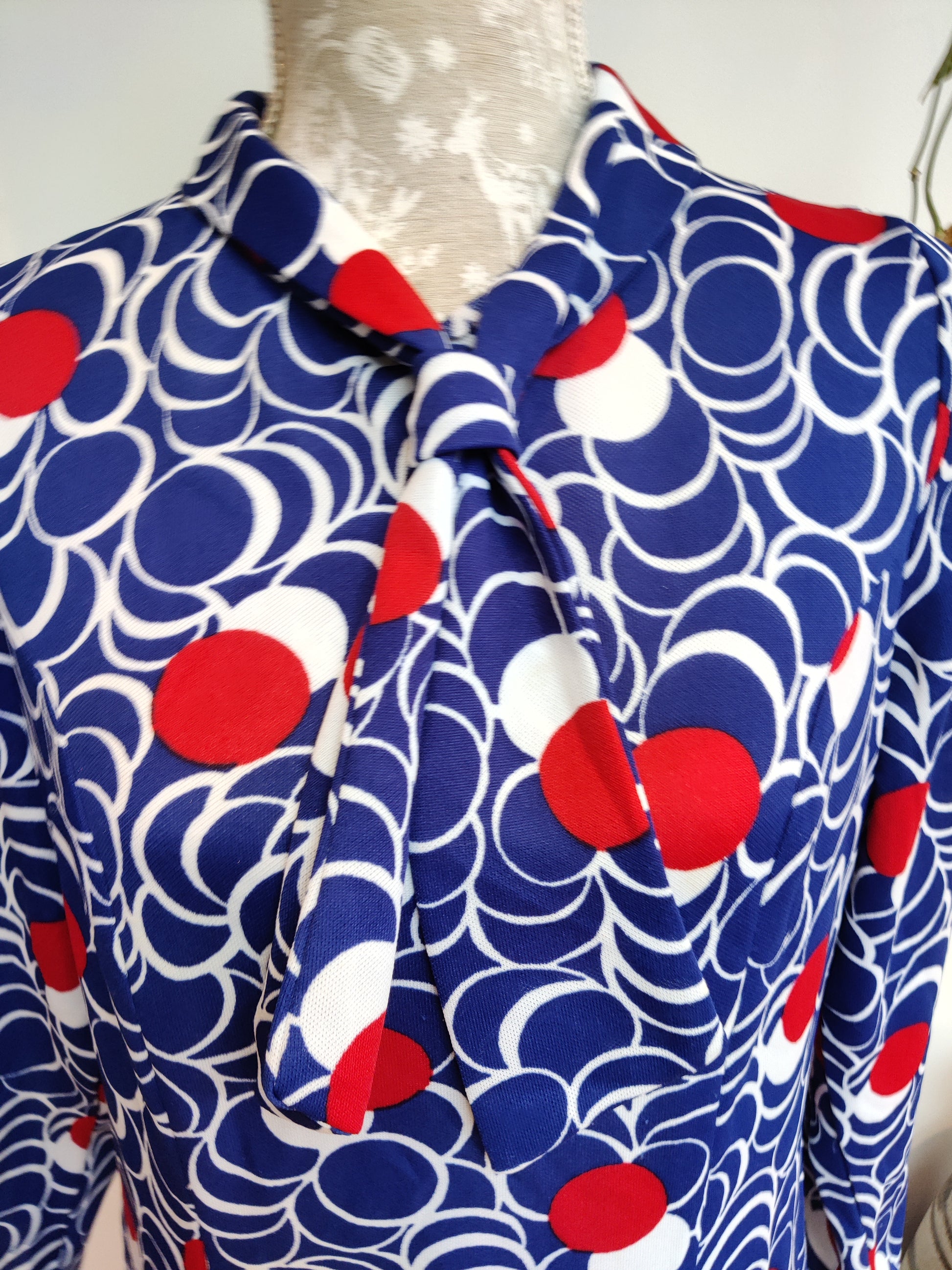 Coronation dress size 16