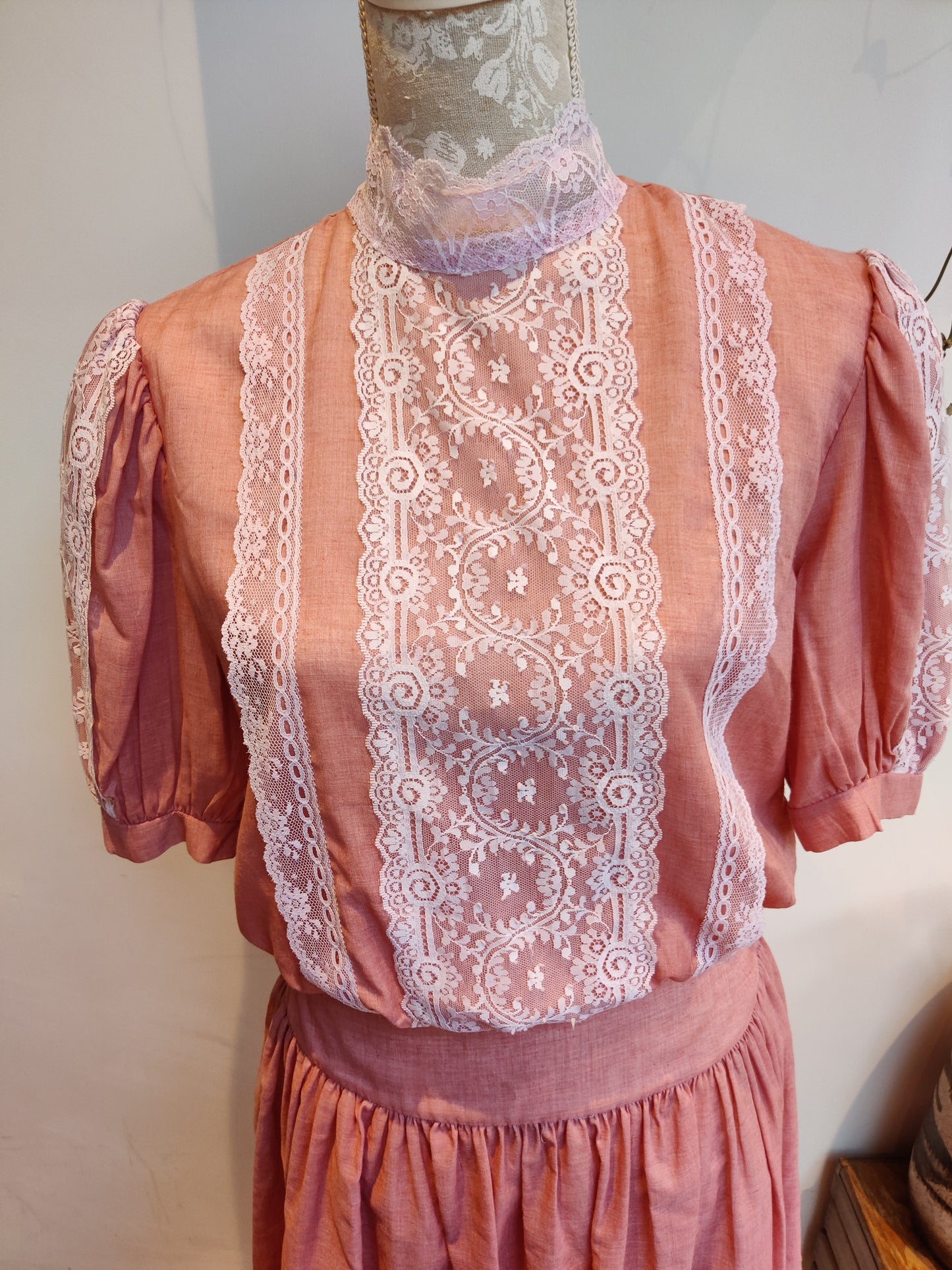 Gunne Sax size 10. pink lace.