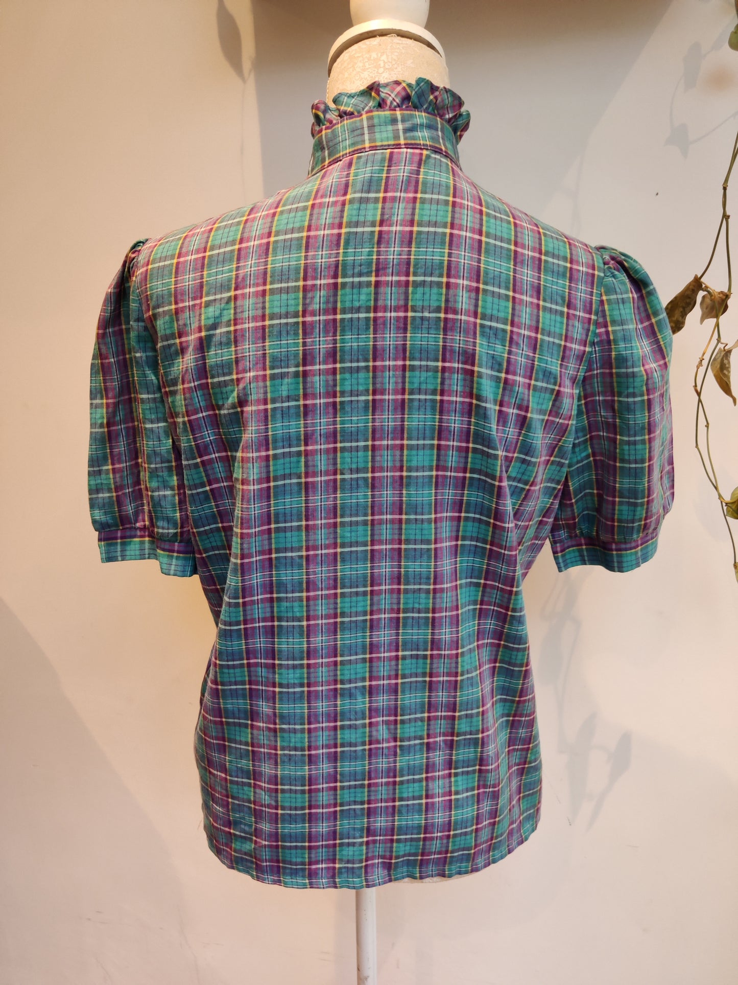 Plaid puff sleeve prairie top. Size 10-12,
