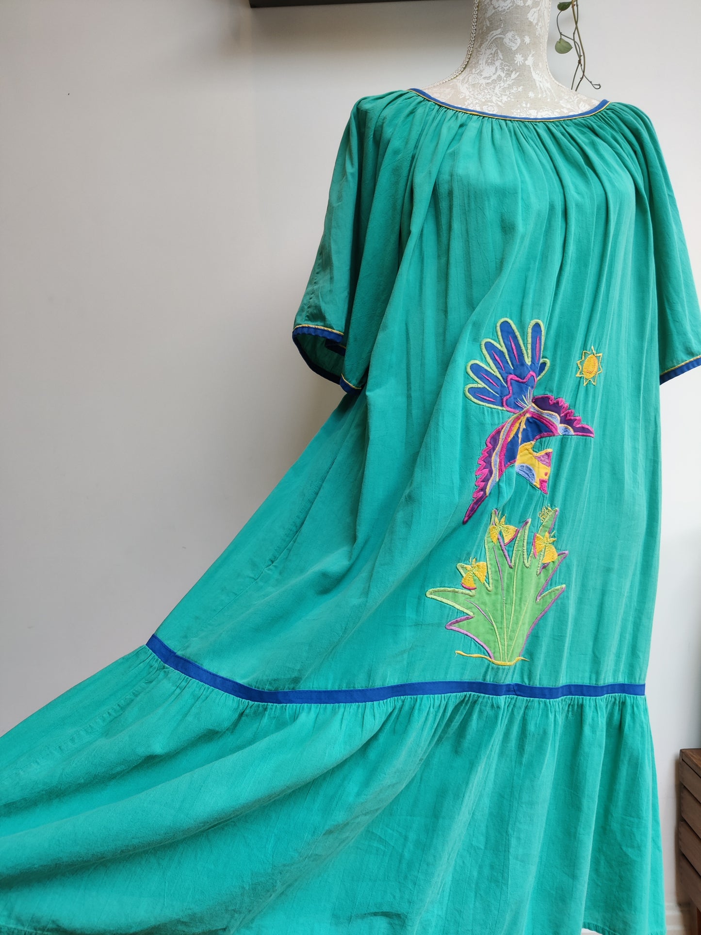 Fun, colourful vintage summer dress. size 12-18.