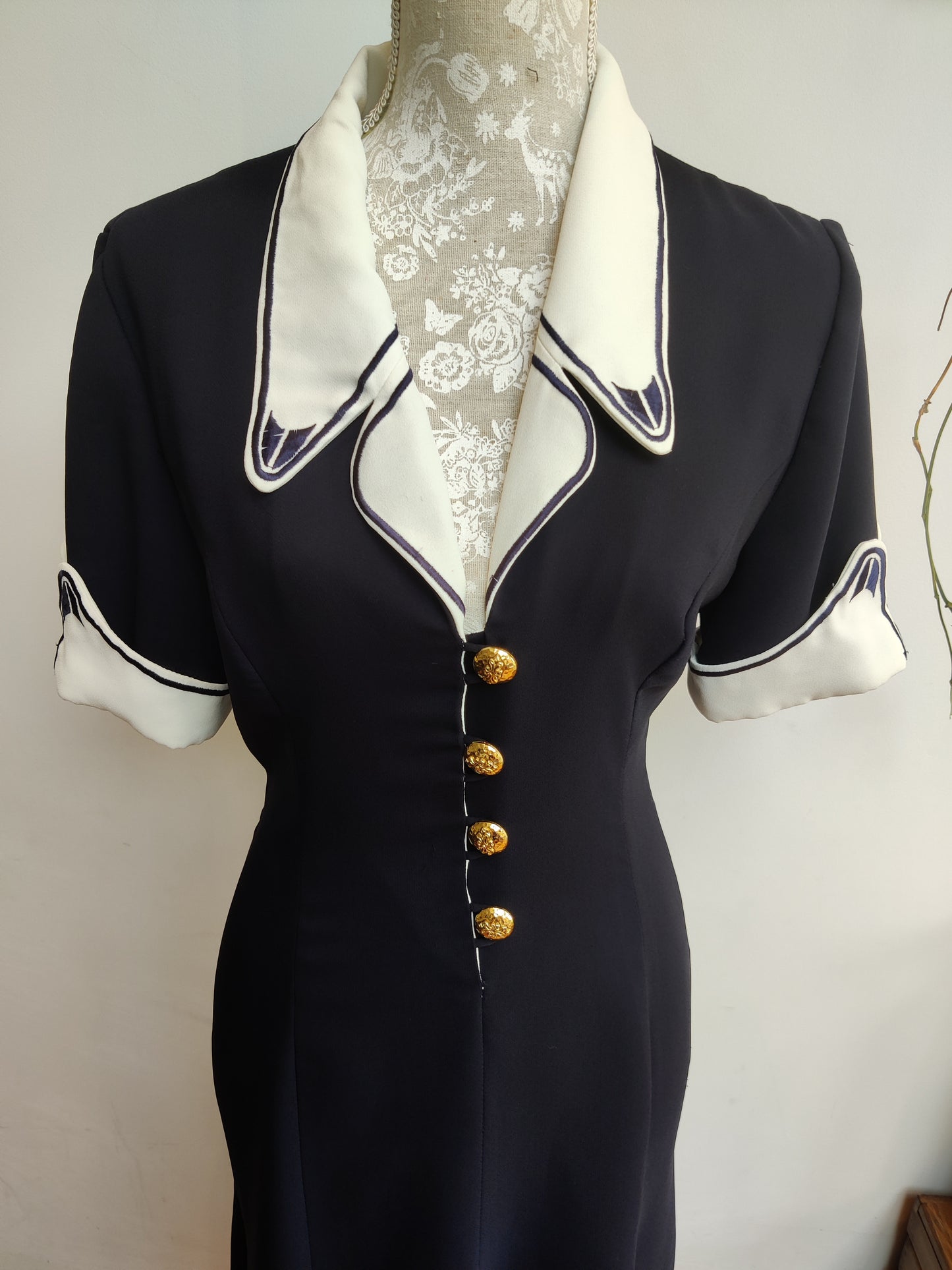 Beautiful vintage tea dress size 14-16