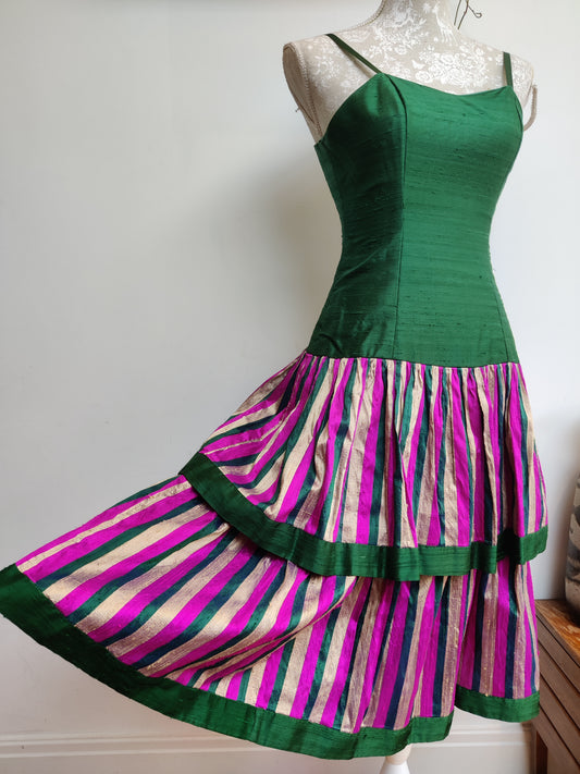 Absolutely stunning Indian silk vintage dress size 8.