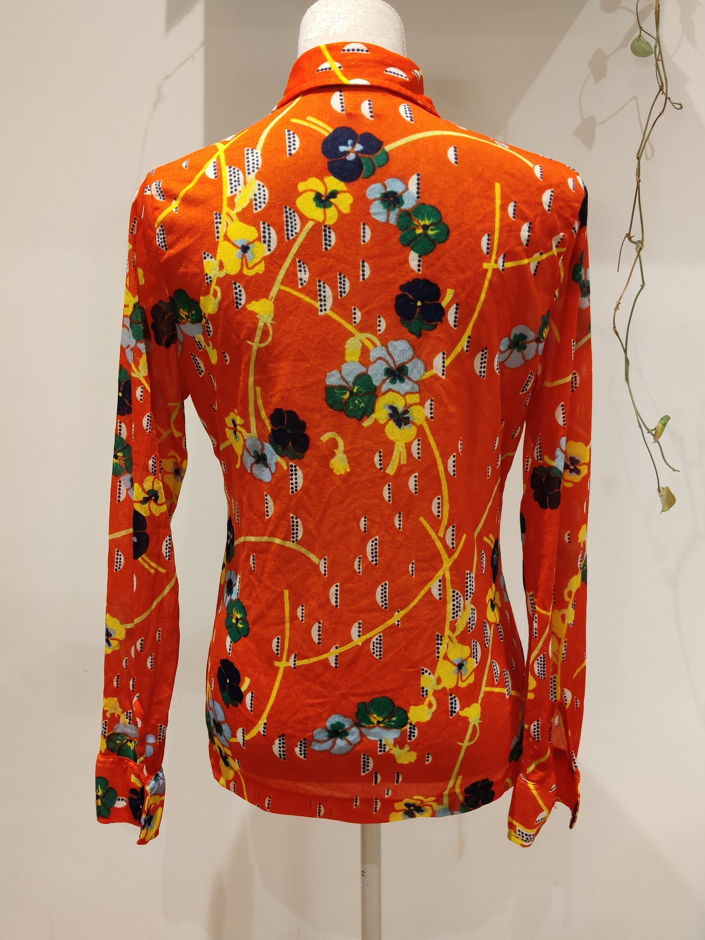Incredible red 70s dagger collar shirt. Size 8.