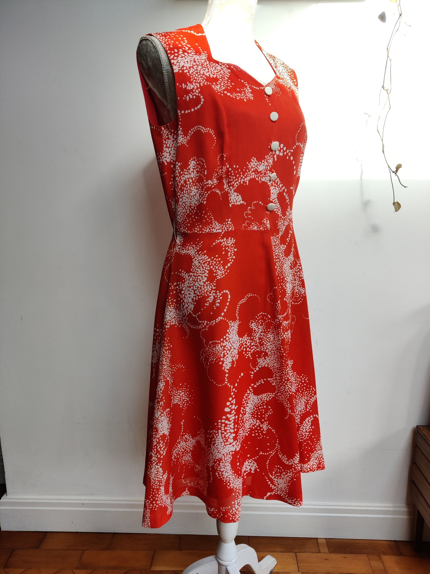 Red vintage summer dress. size 12.