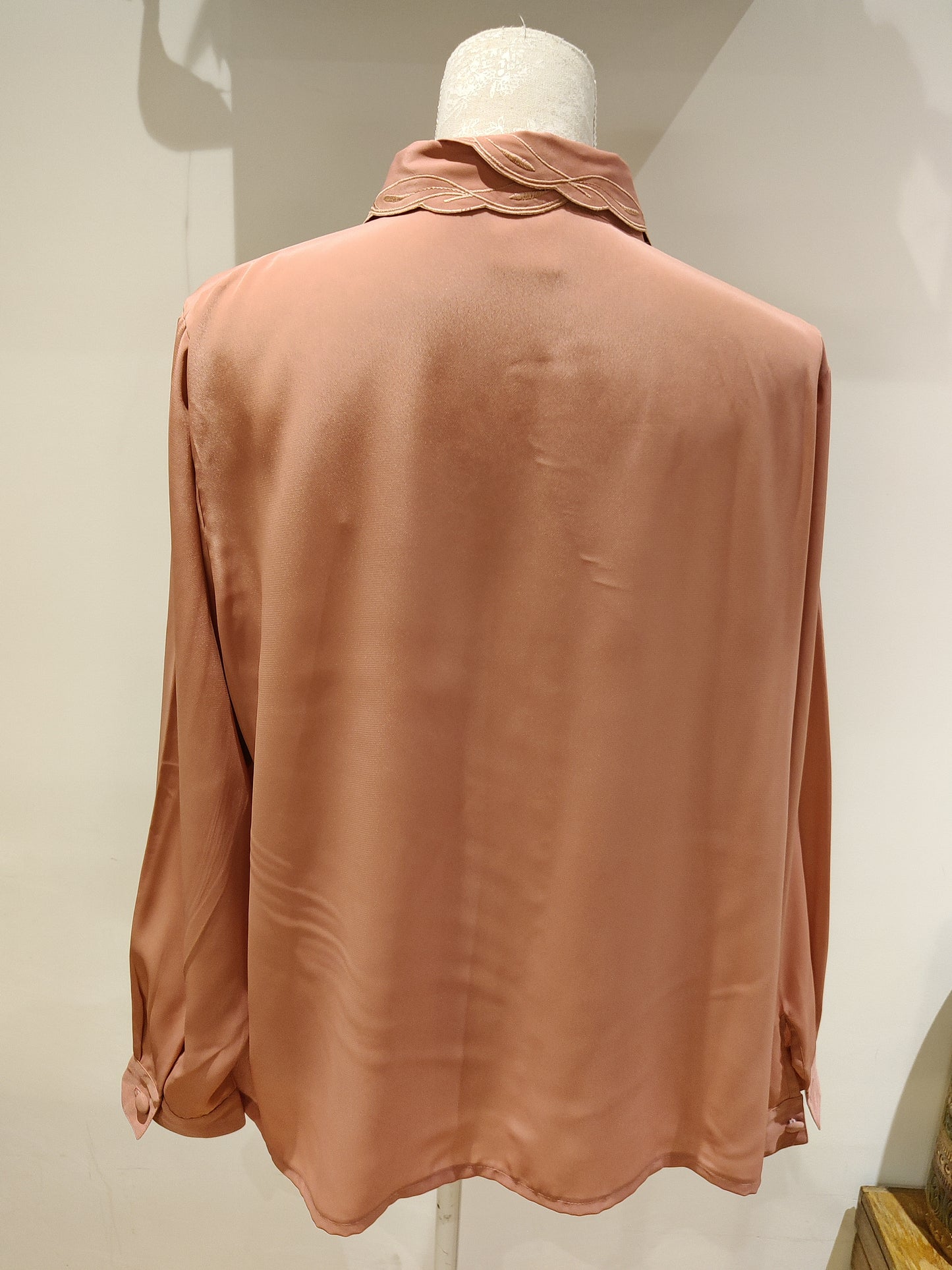 beautiful plus size blouse. pink.