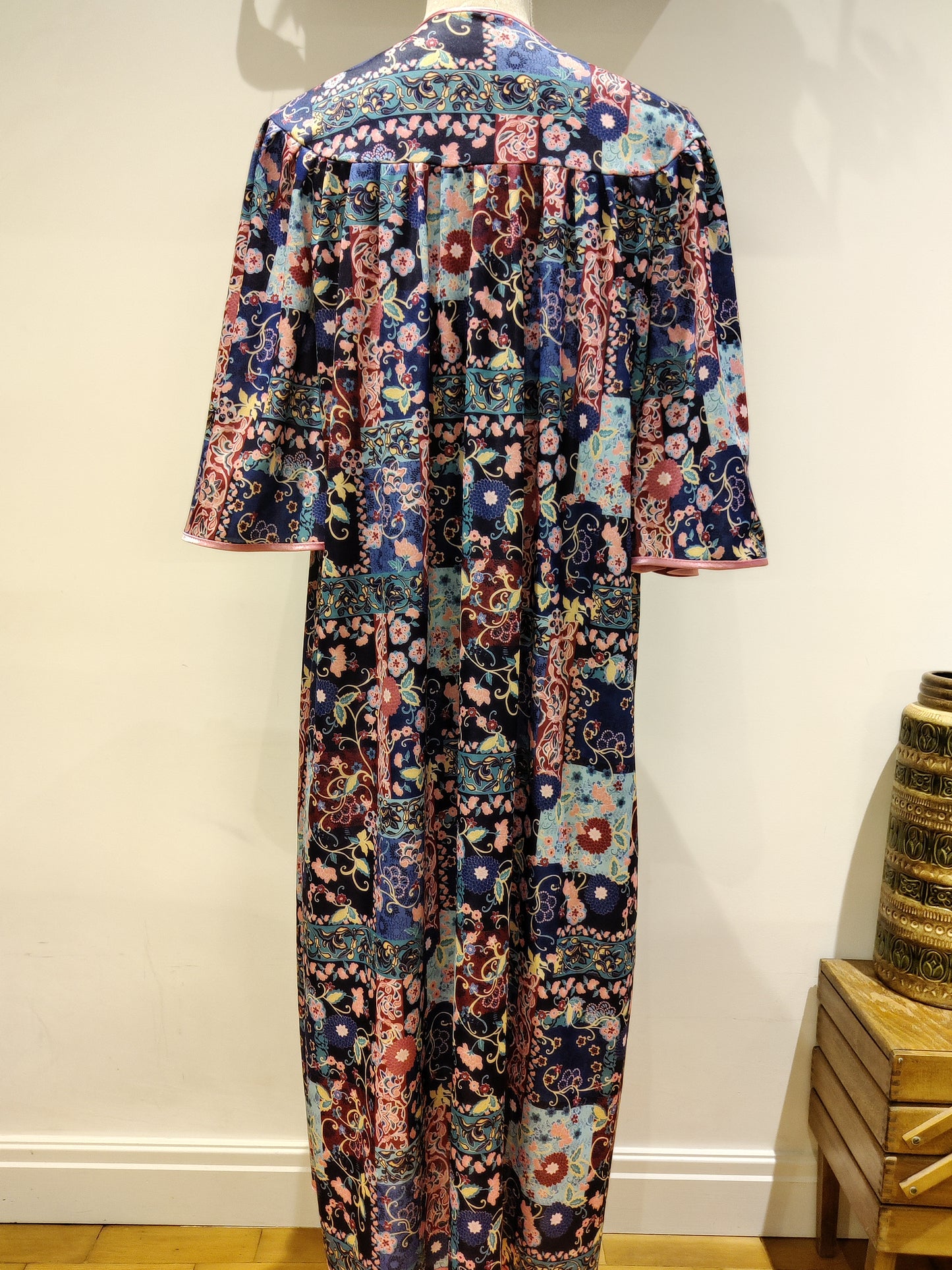 Vintage housecoat dress size 20