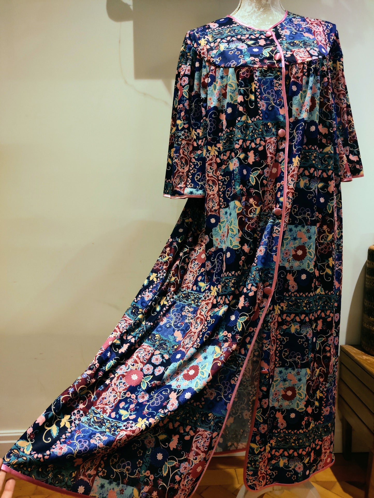 Vintage housecoat with pink buttons