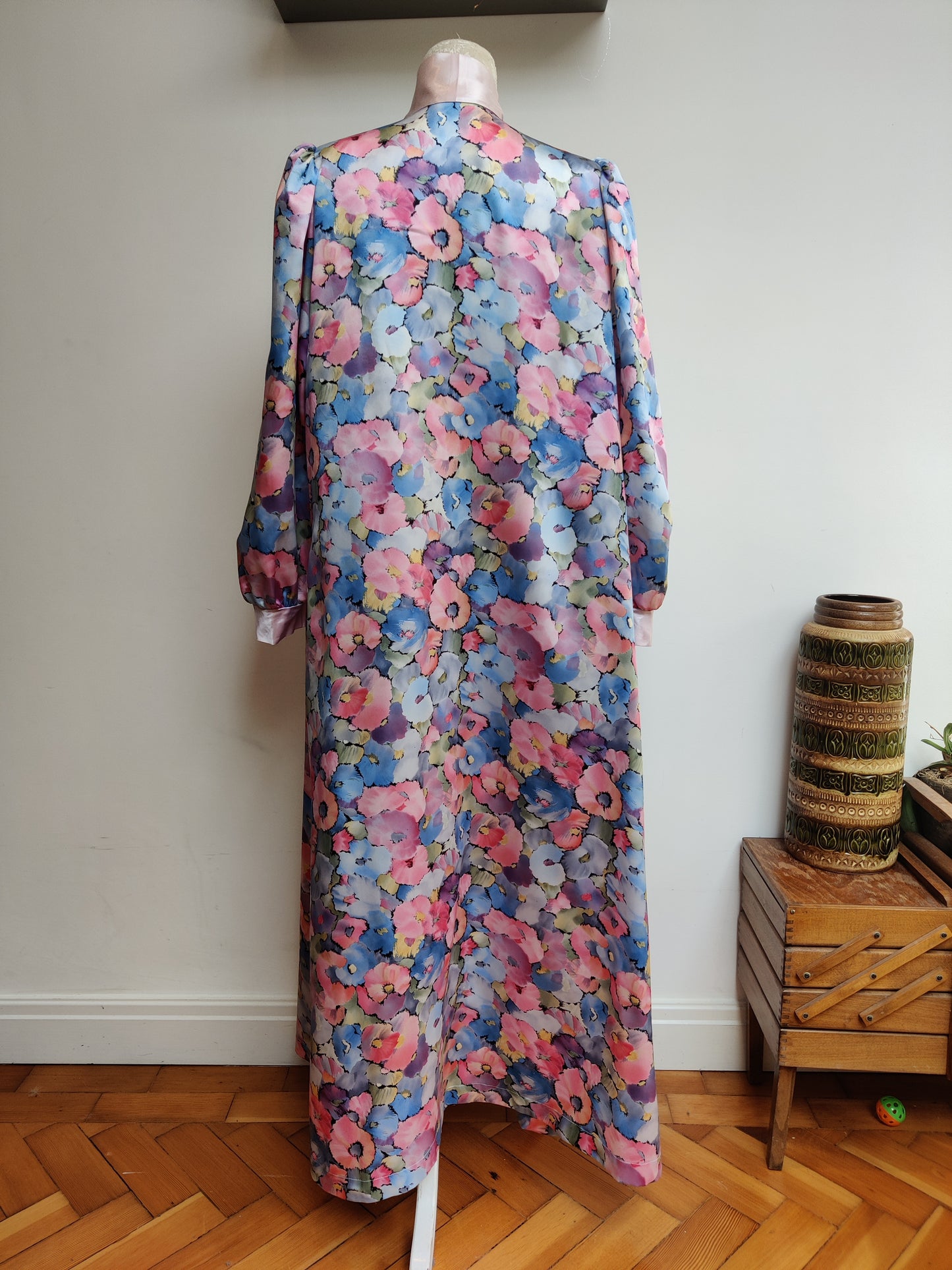 vintage plus size housecoat. pink floral