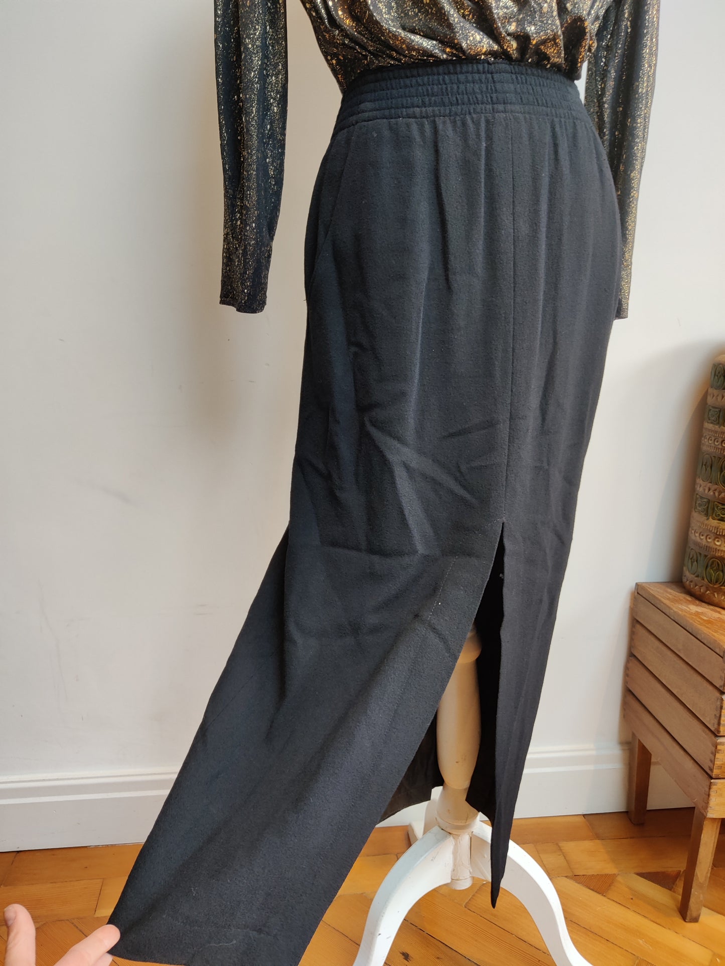 Black vintage Jean Muir skirt size 8-10.