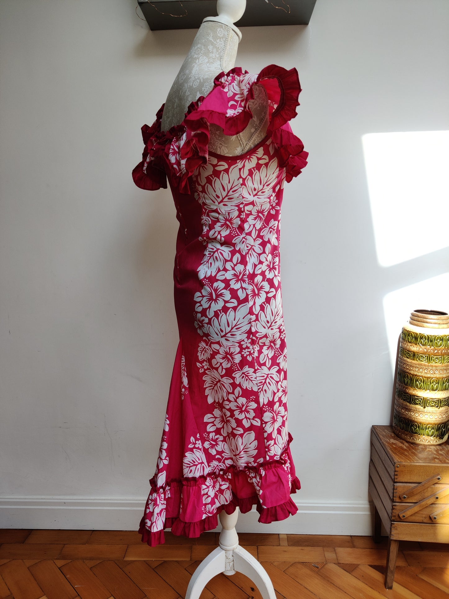 Pink and white vintage ruffle dress size 6-8