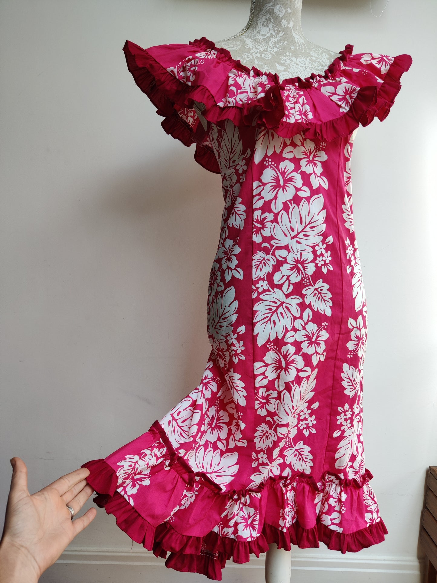 Beautiful pink and white Hawaiian print dress