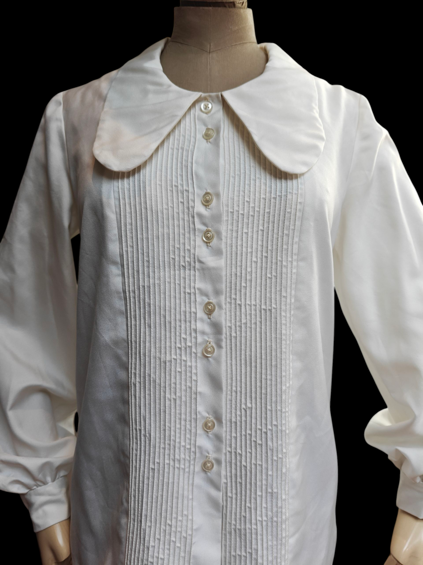 Incredible Biba style 60's shirt in white